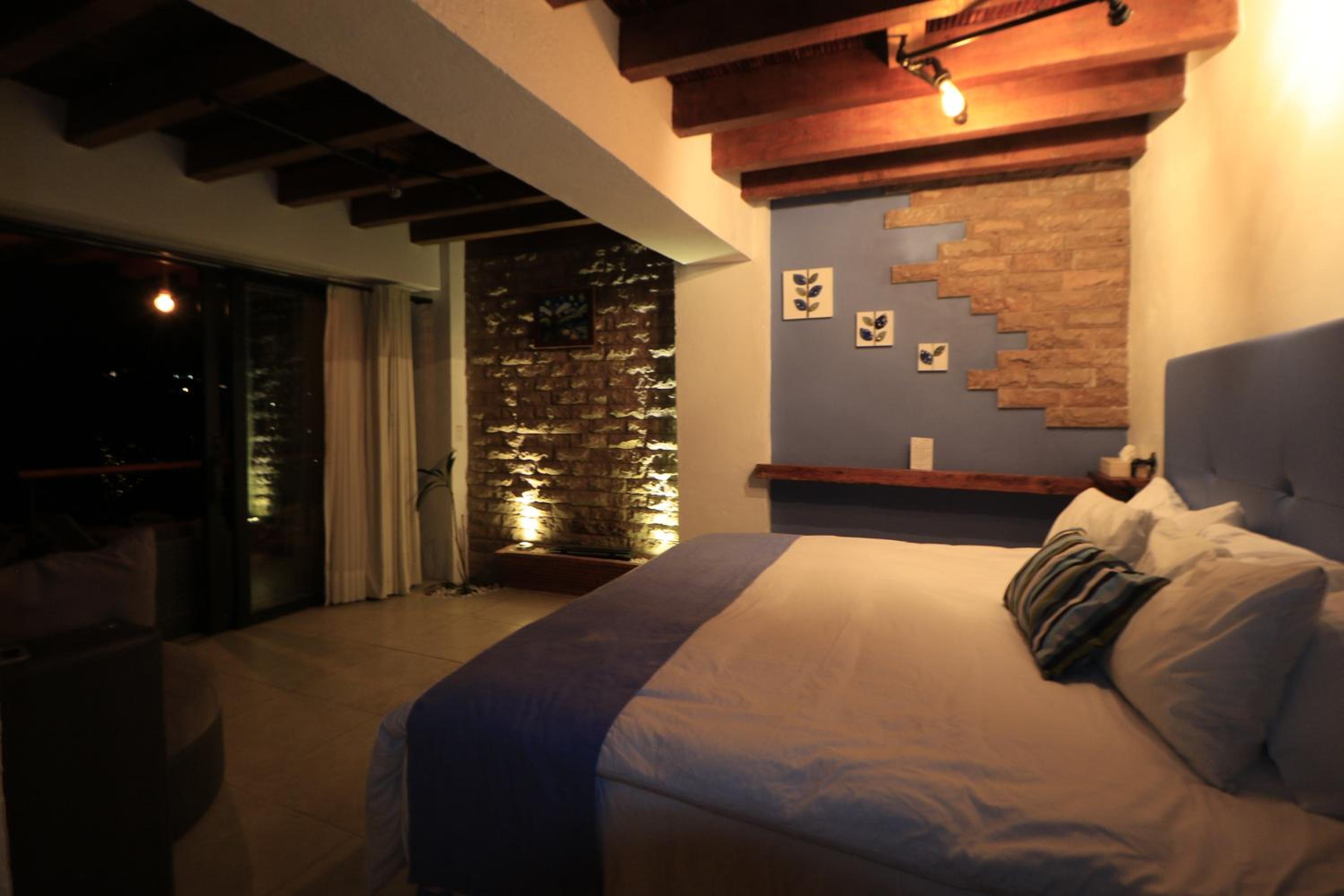 King Room with Spa Bath - Photo 15