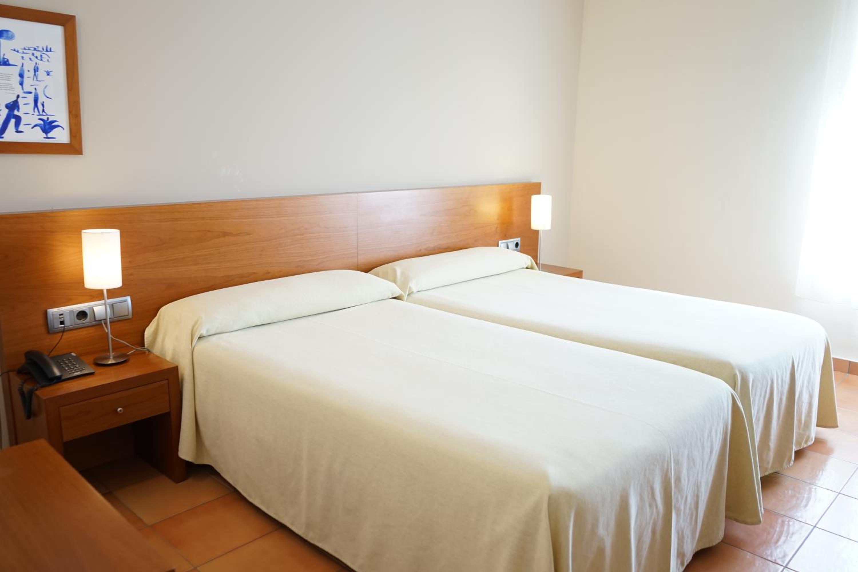 Twin Room - Photo 2