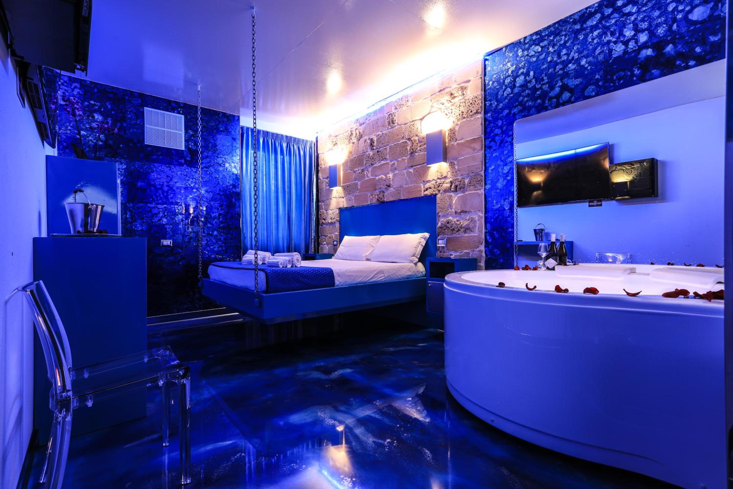 Deluxe Double Room with Spa Bath  - Photo 4