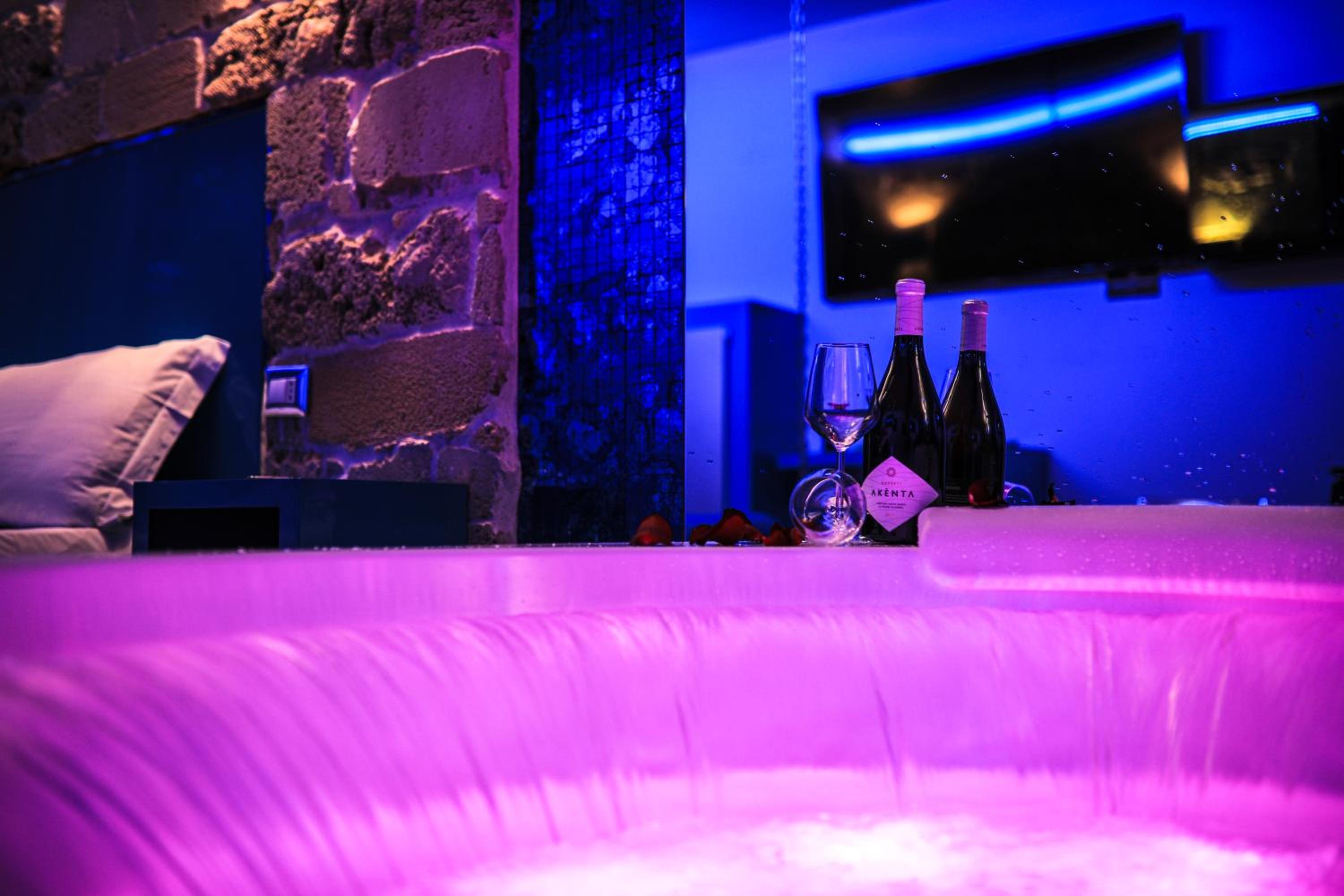 Deluxe Double Room with Spa Bath  - Photo 6