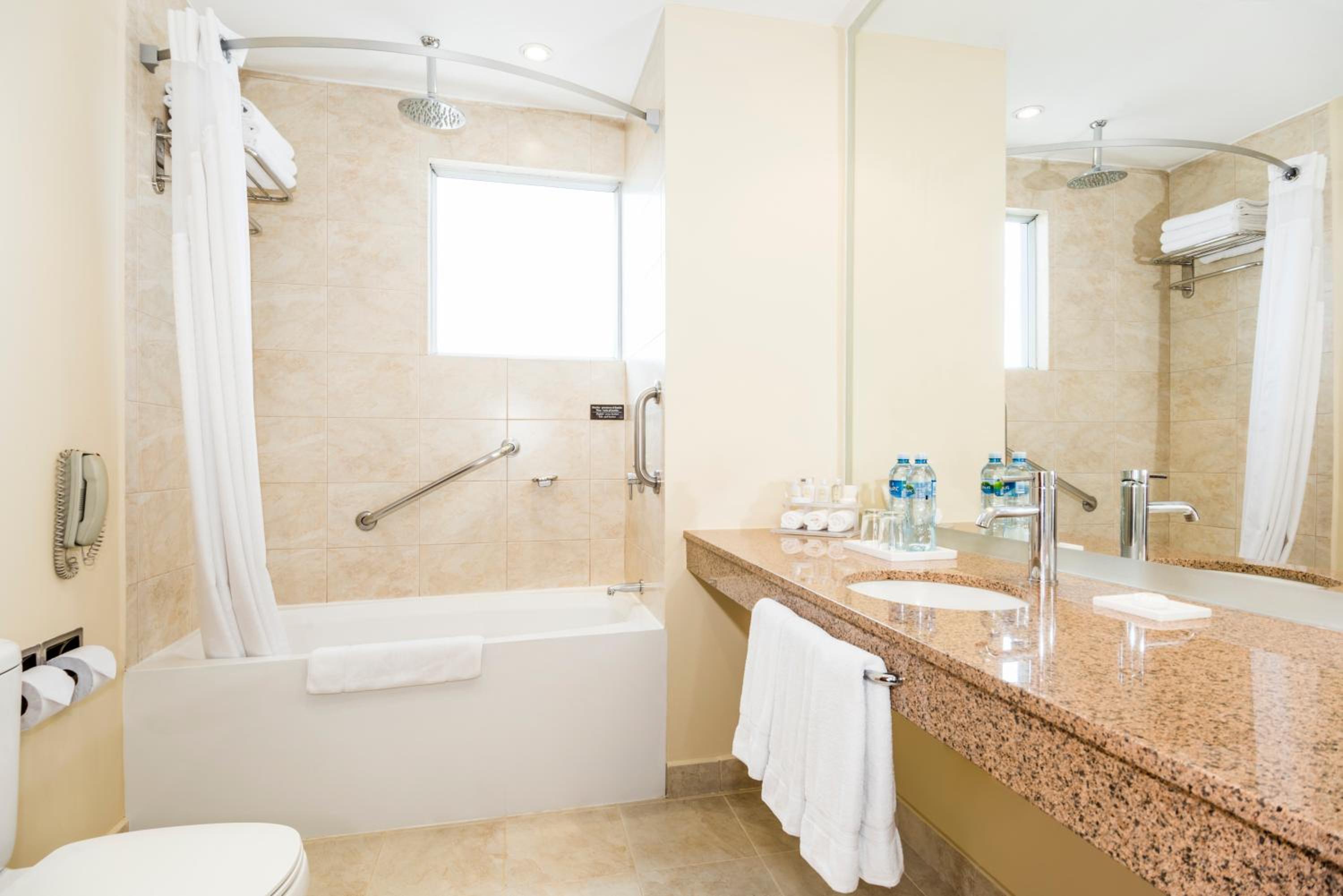 King Suite - Photo 2