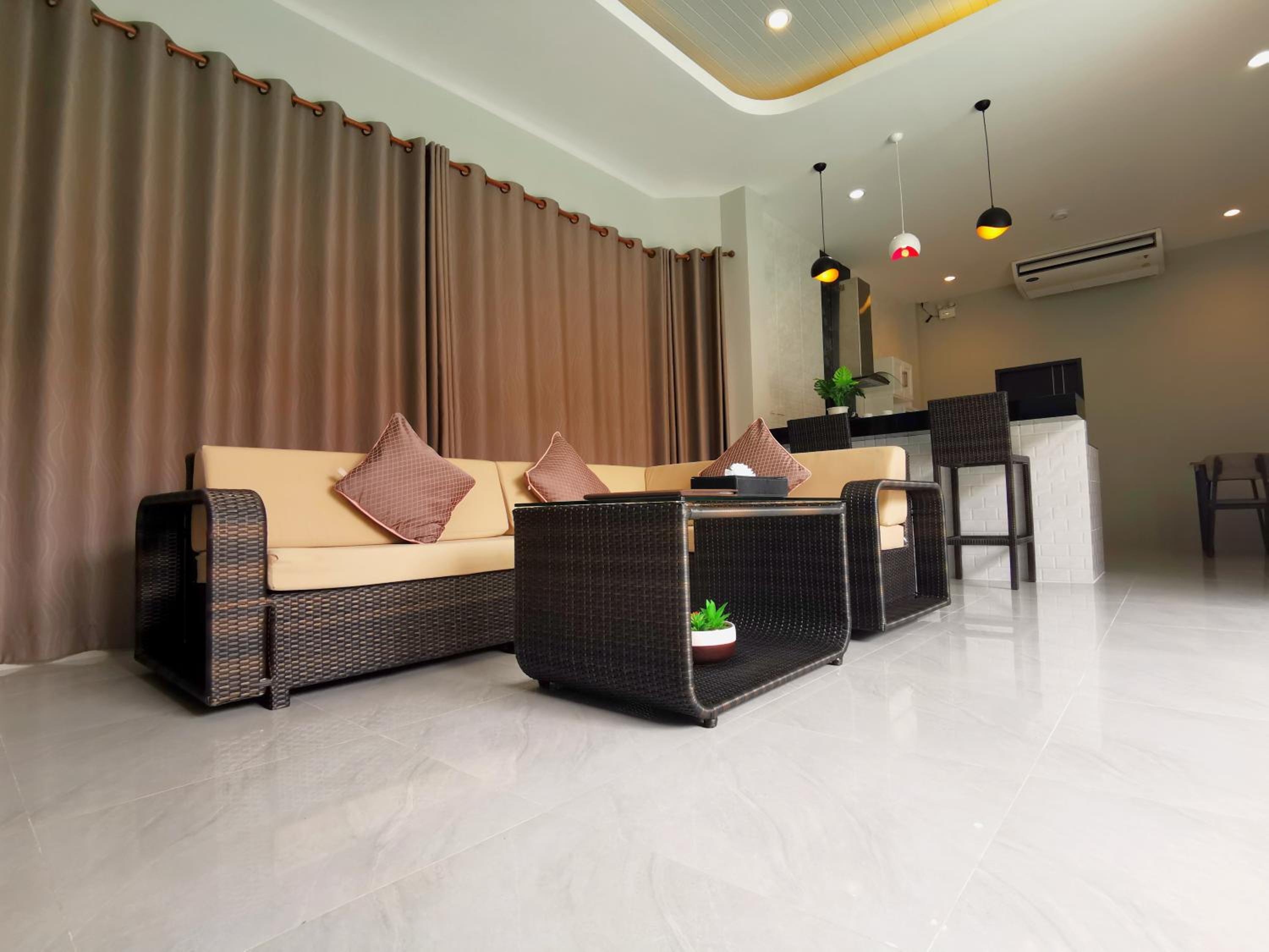 Villa with Private Pool - Photo 11