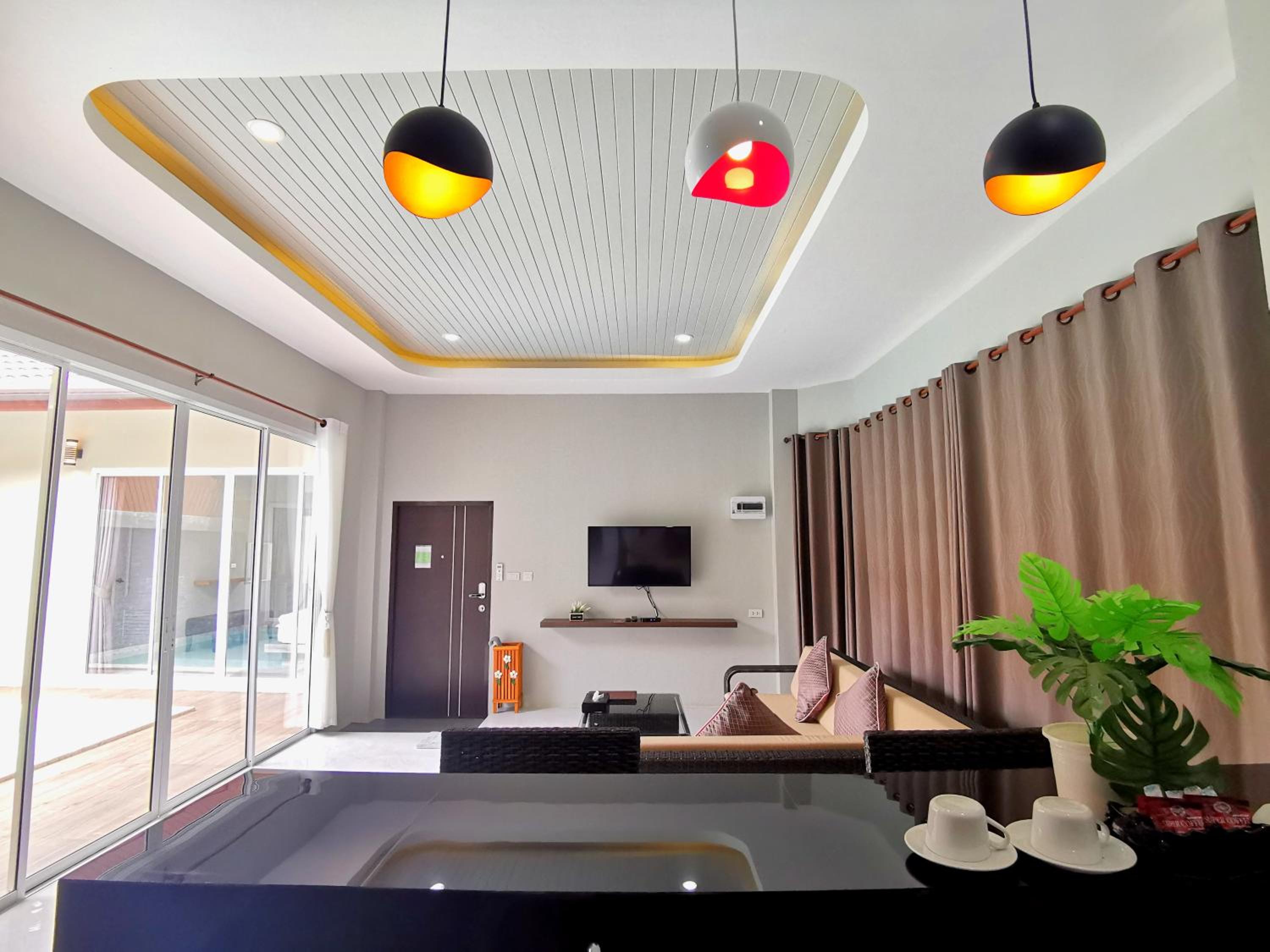Villa with Private Pool - Photo 18