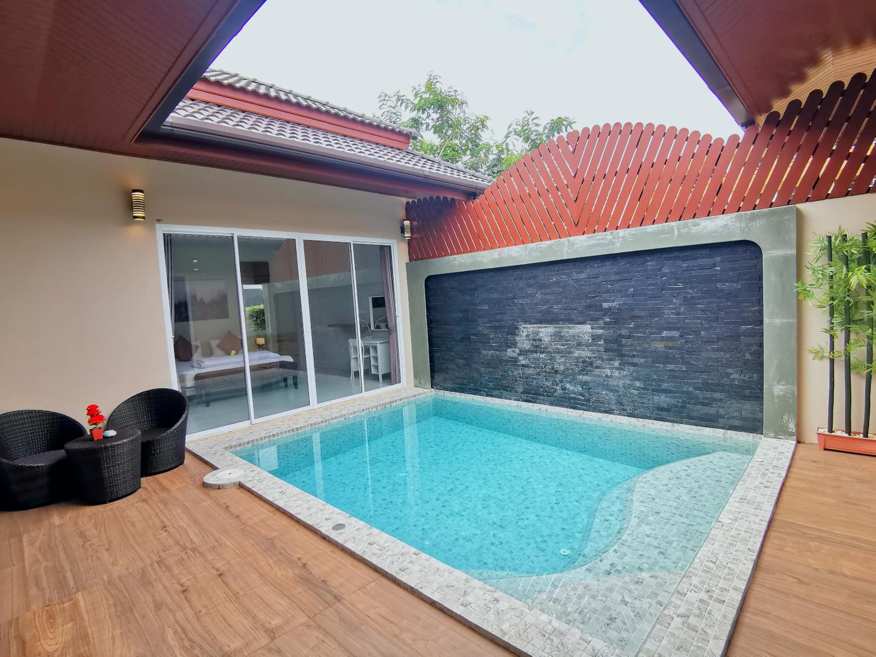Villa with Private Pool - Photo 9