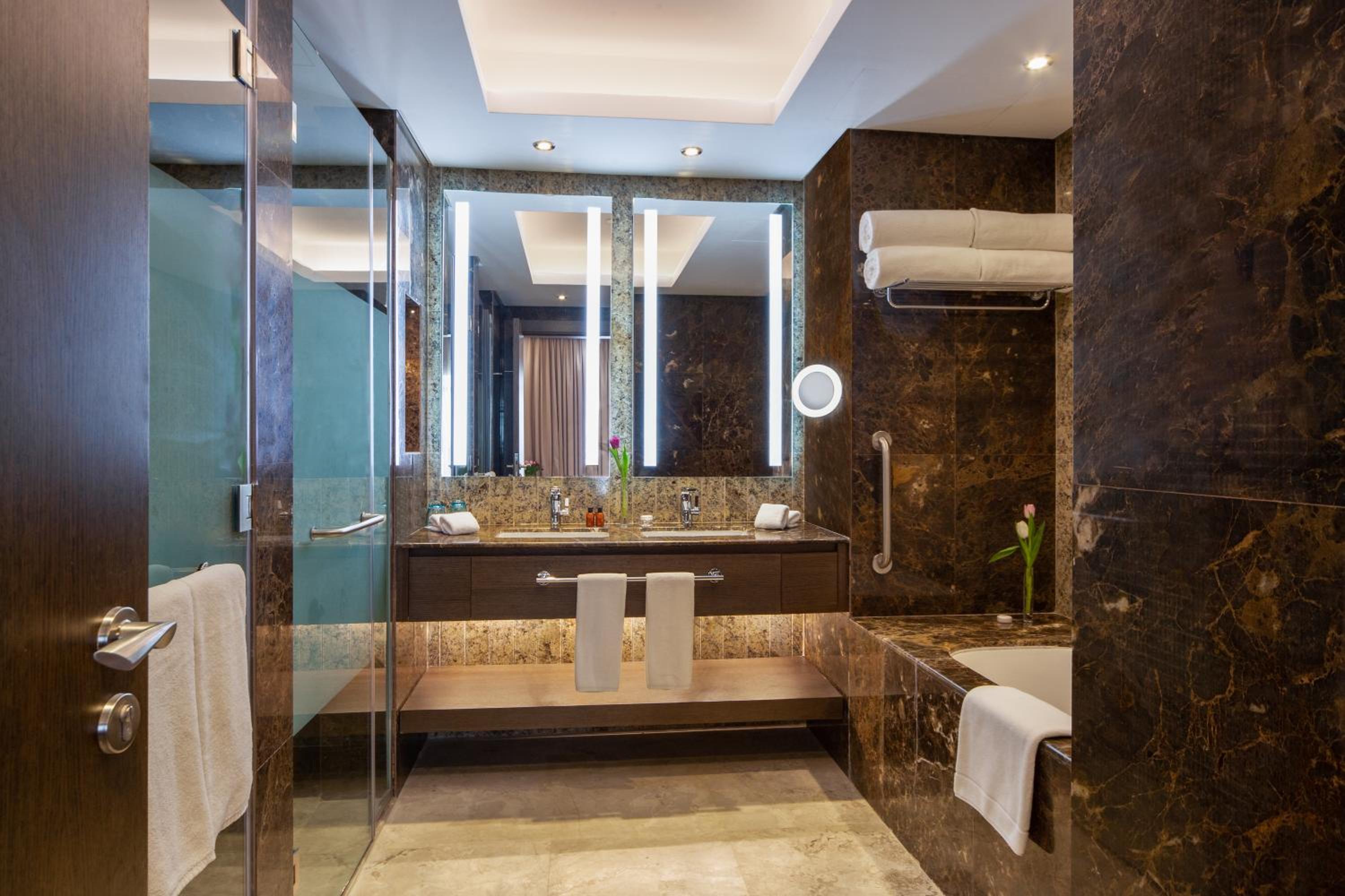 Royal Suite - Photo 5
