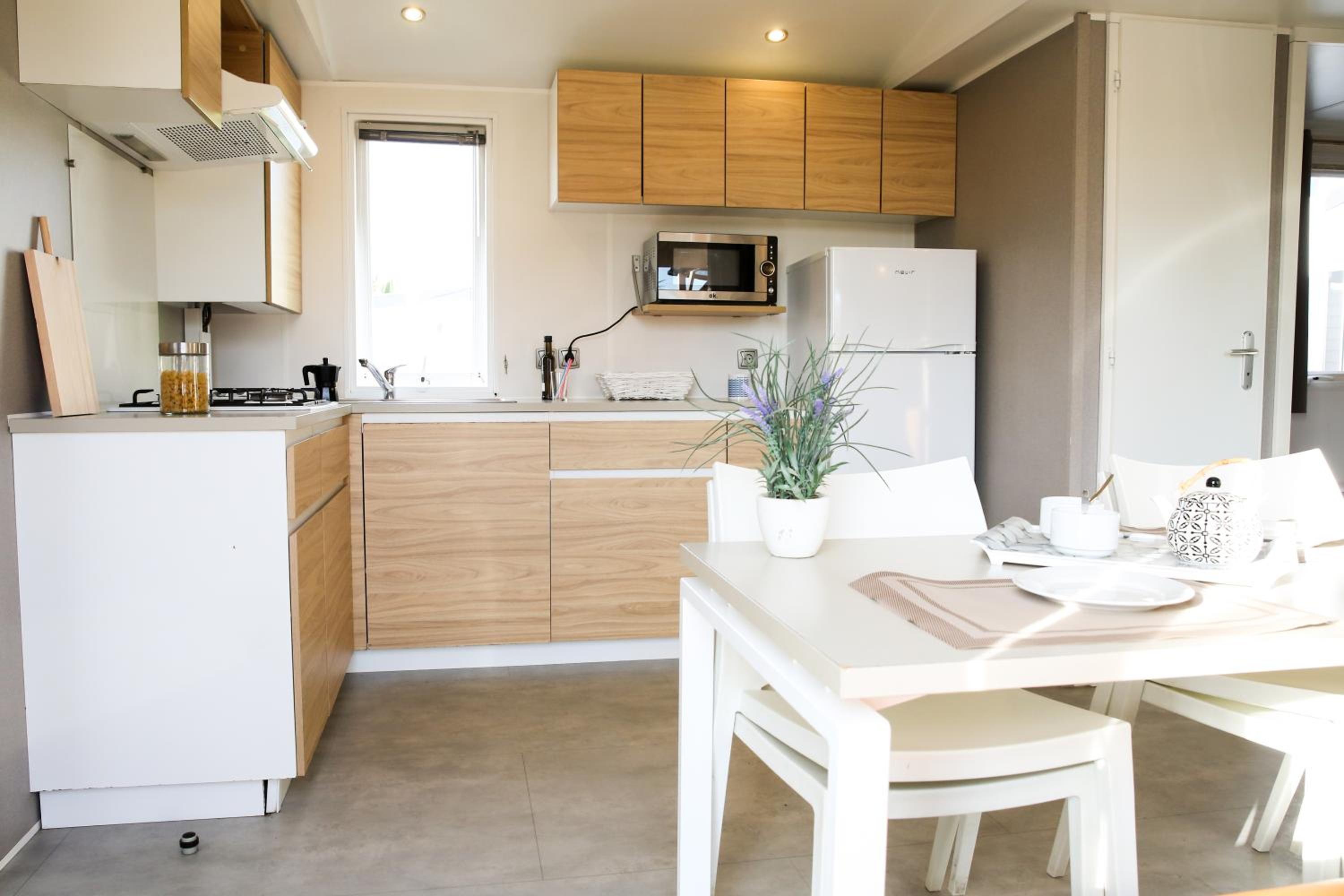 Three Bedroom Deluxe Bungalow - Photo 10