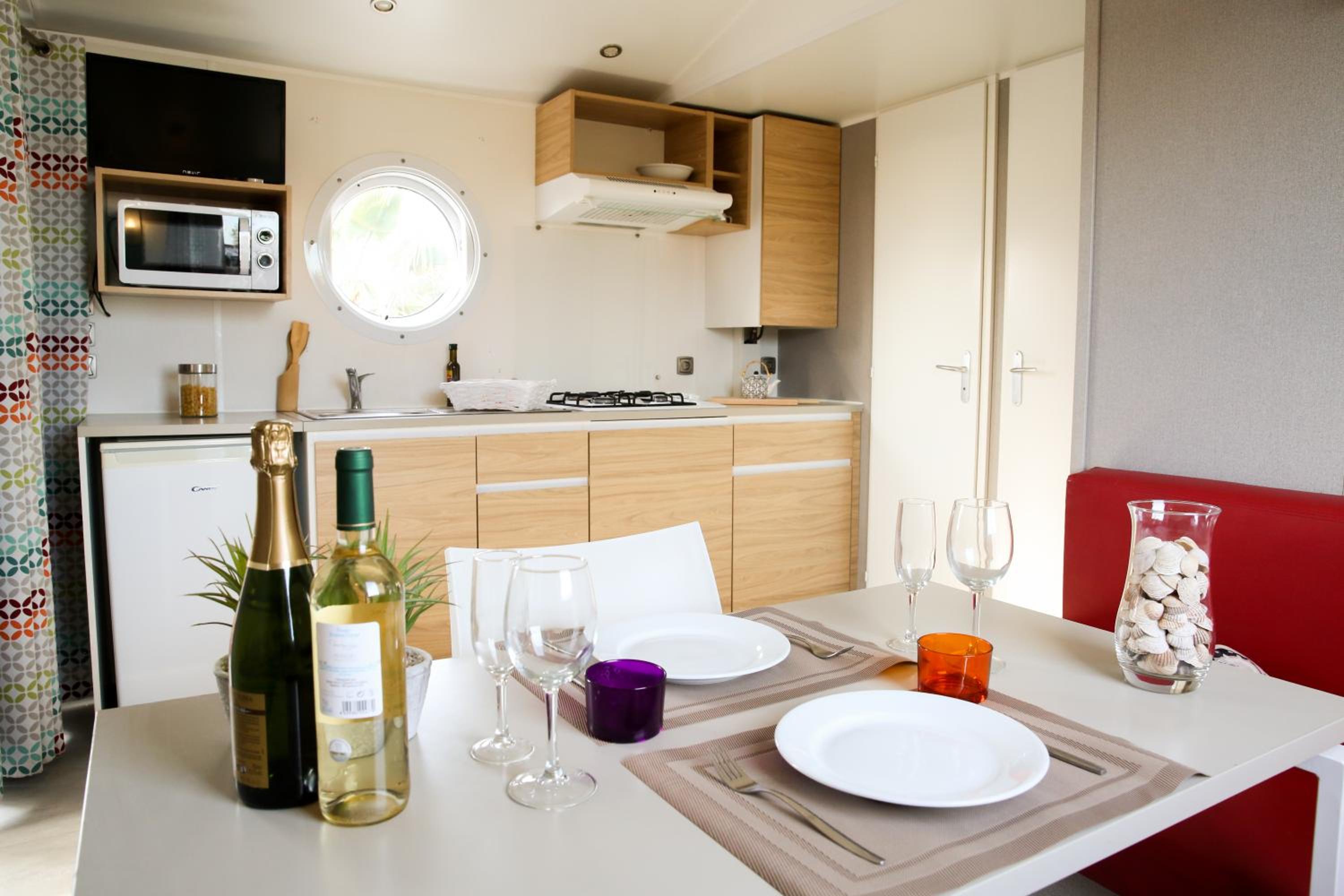 Two Bedroom Deluxe Bungalow - Photo 10