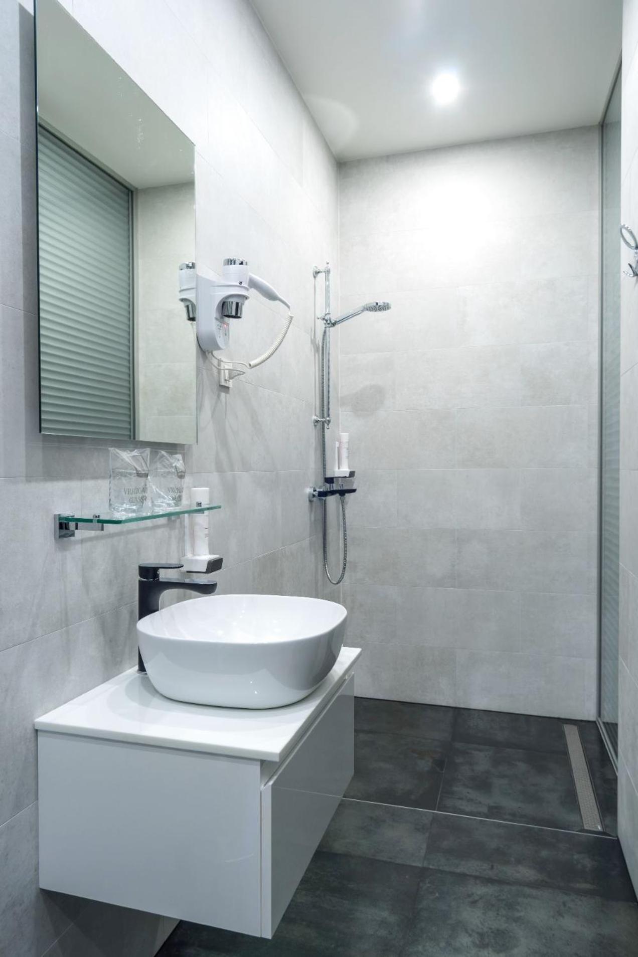 King Room with Spa Bath photo 3