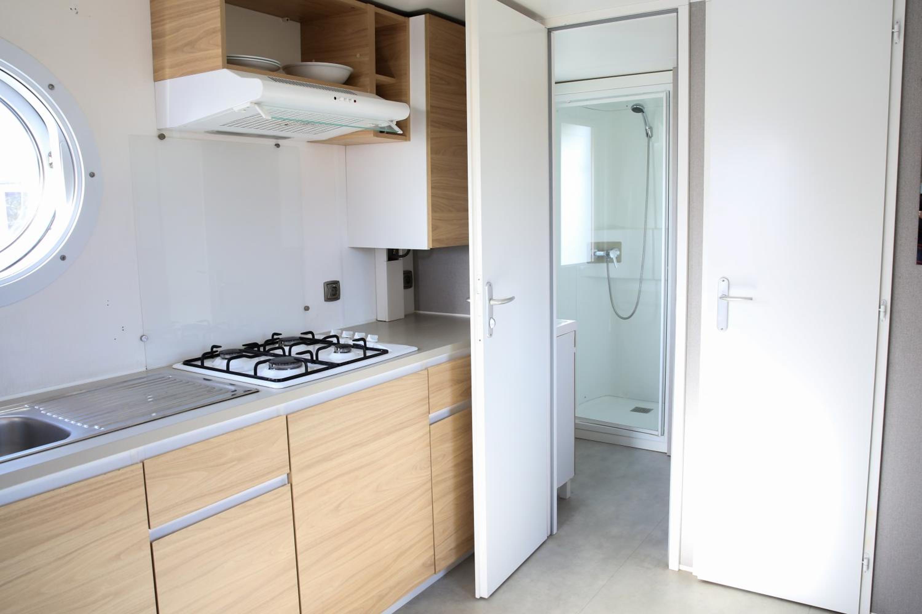 Two Bedroom Deluxe Bungalow - Photo 13