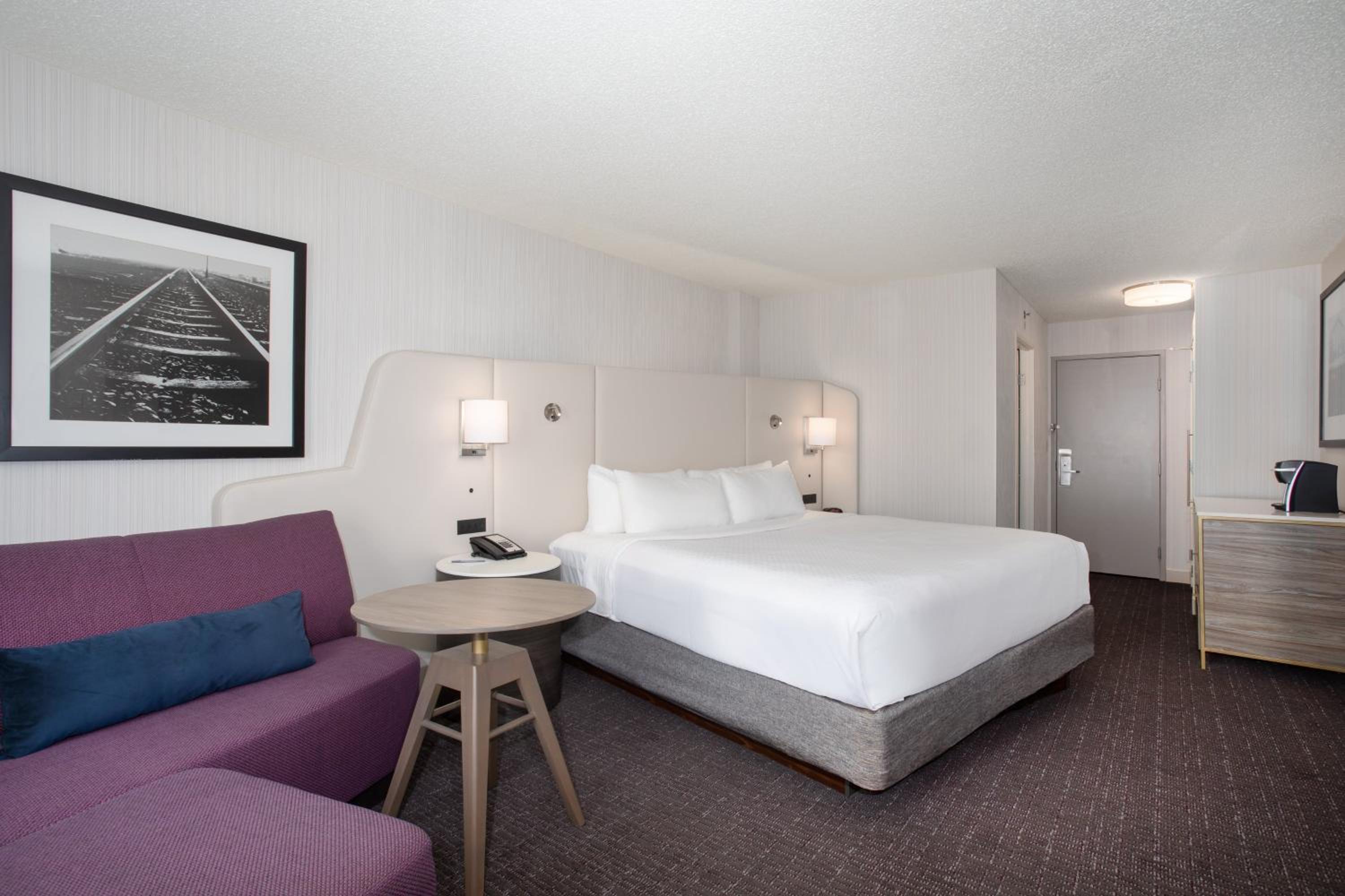Premium King Room - High Floor - Photo 4