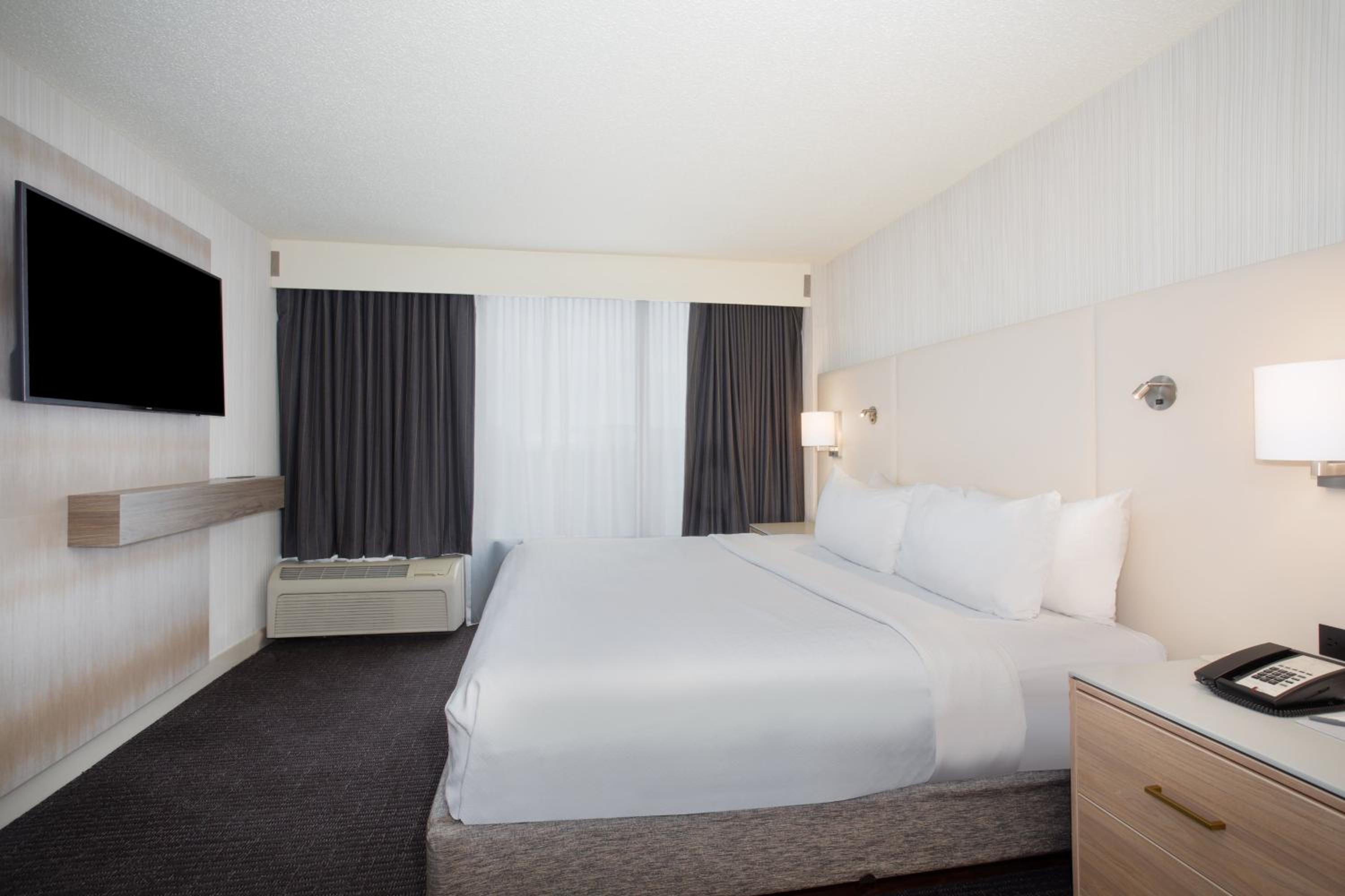 Premium King Room - High Floor - Photo 2