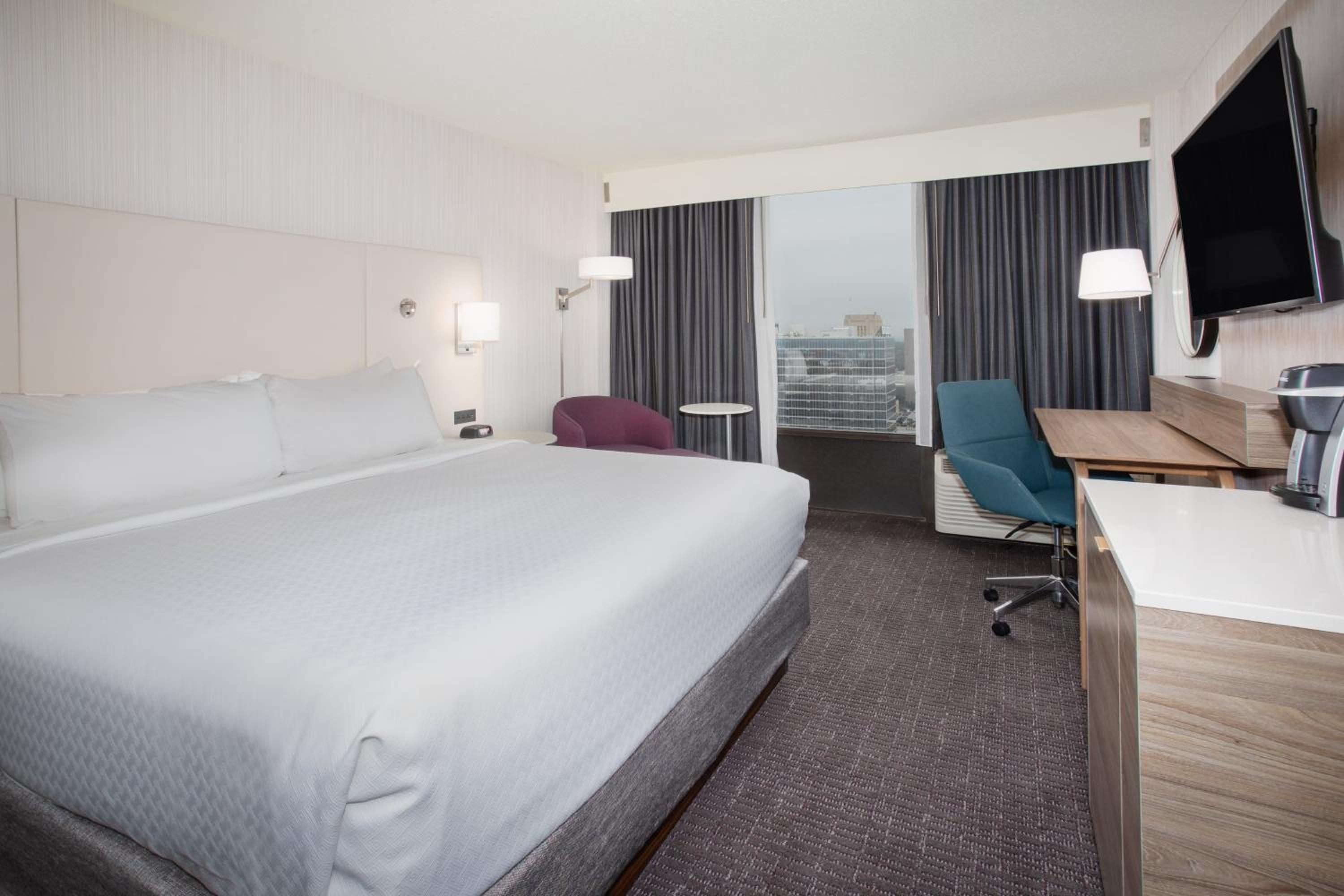 Premium King Room - High Floor - Photo 5