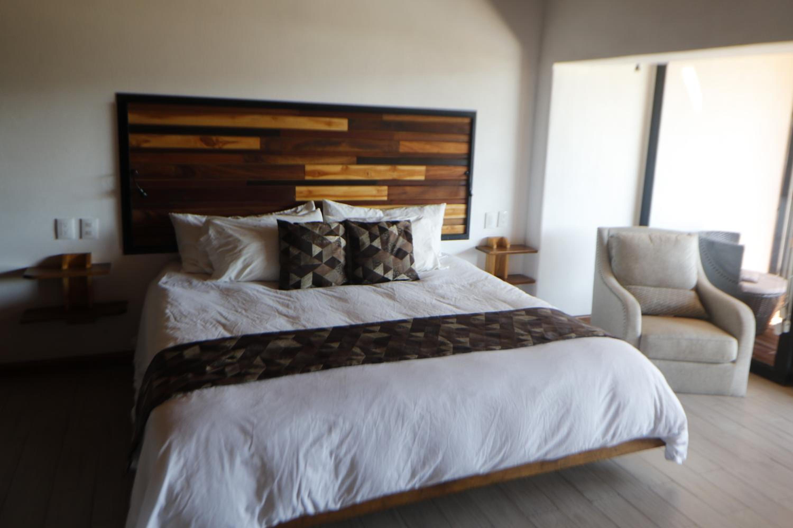King Suite with Sea View - Photo 18