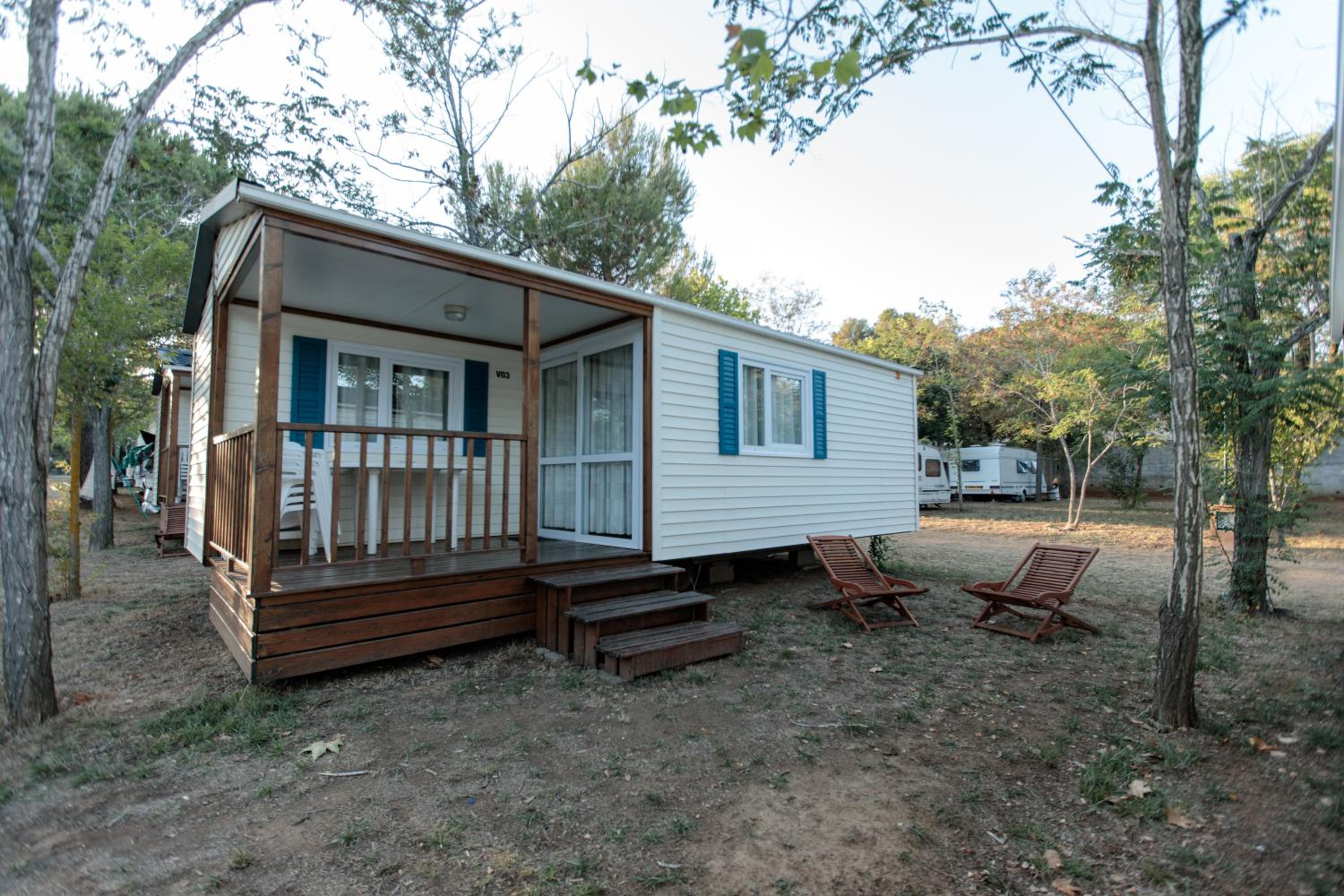 Two-Bedroom Bungalow - Photo 2