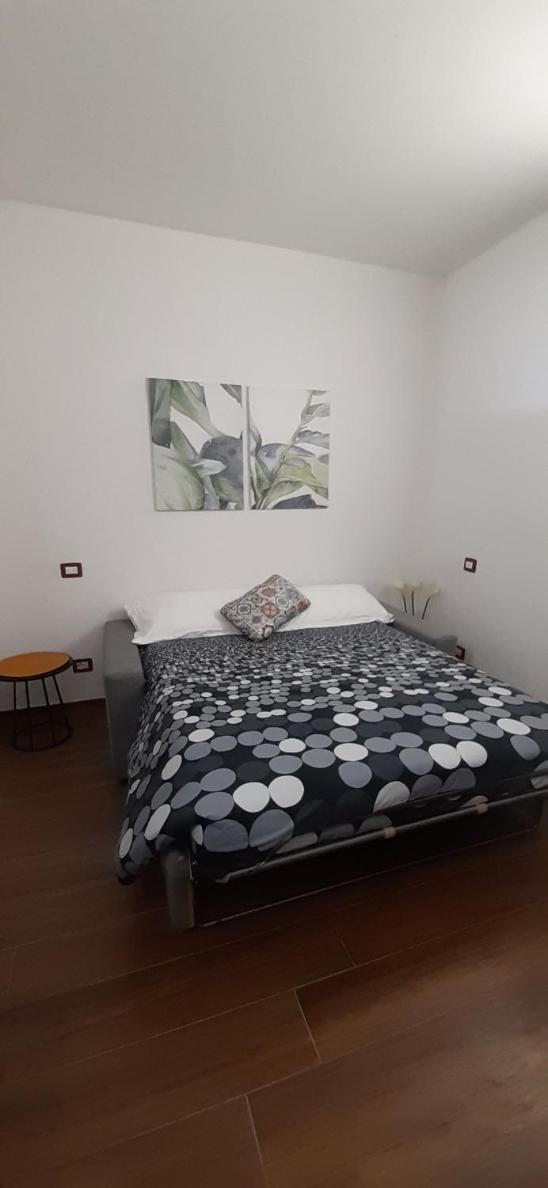 One-Bedroom Apartment - Photo 7