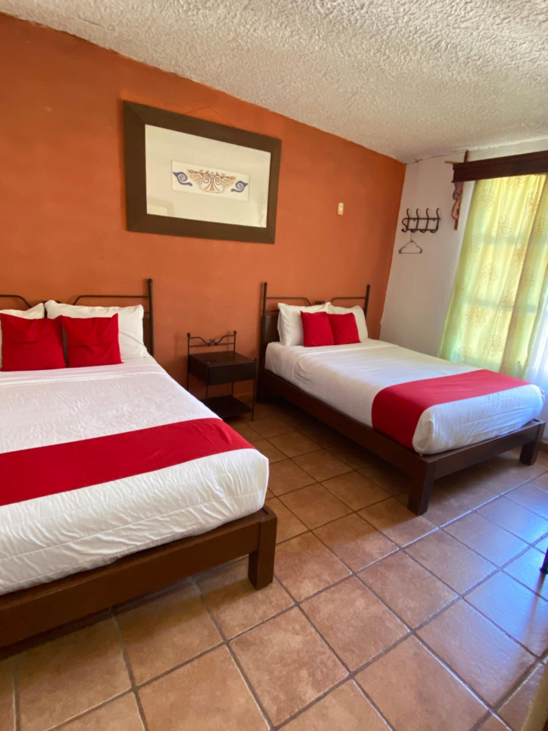 Double Room with Two Double Beds - Photo 3