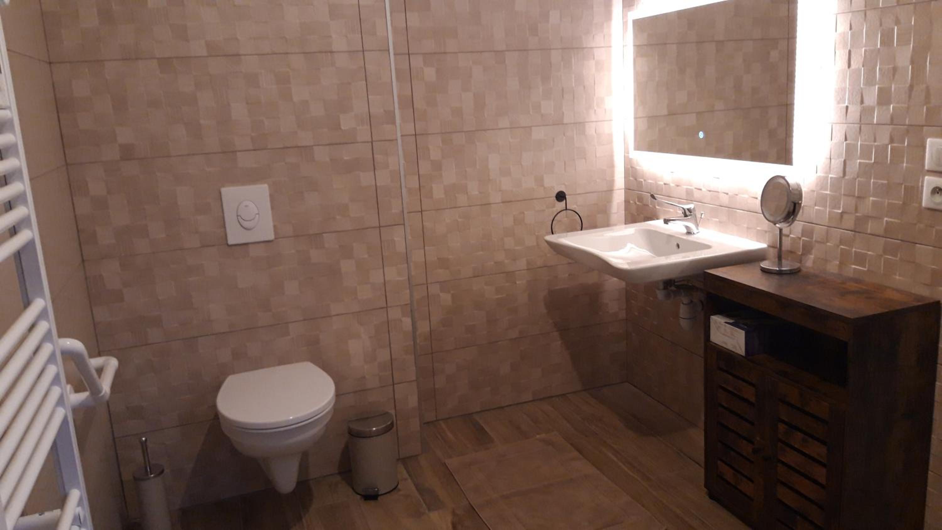 Double Room - Disability Access photo 2