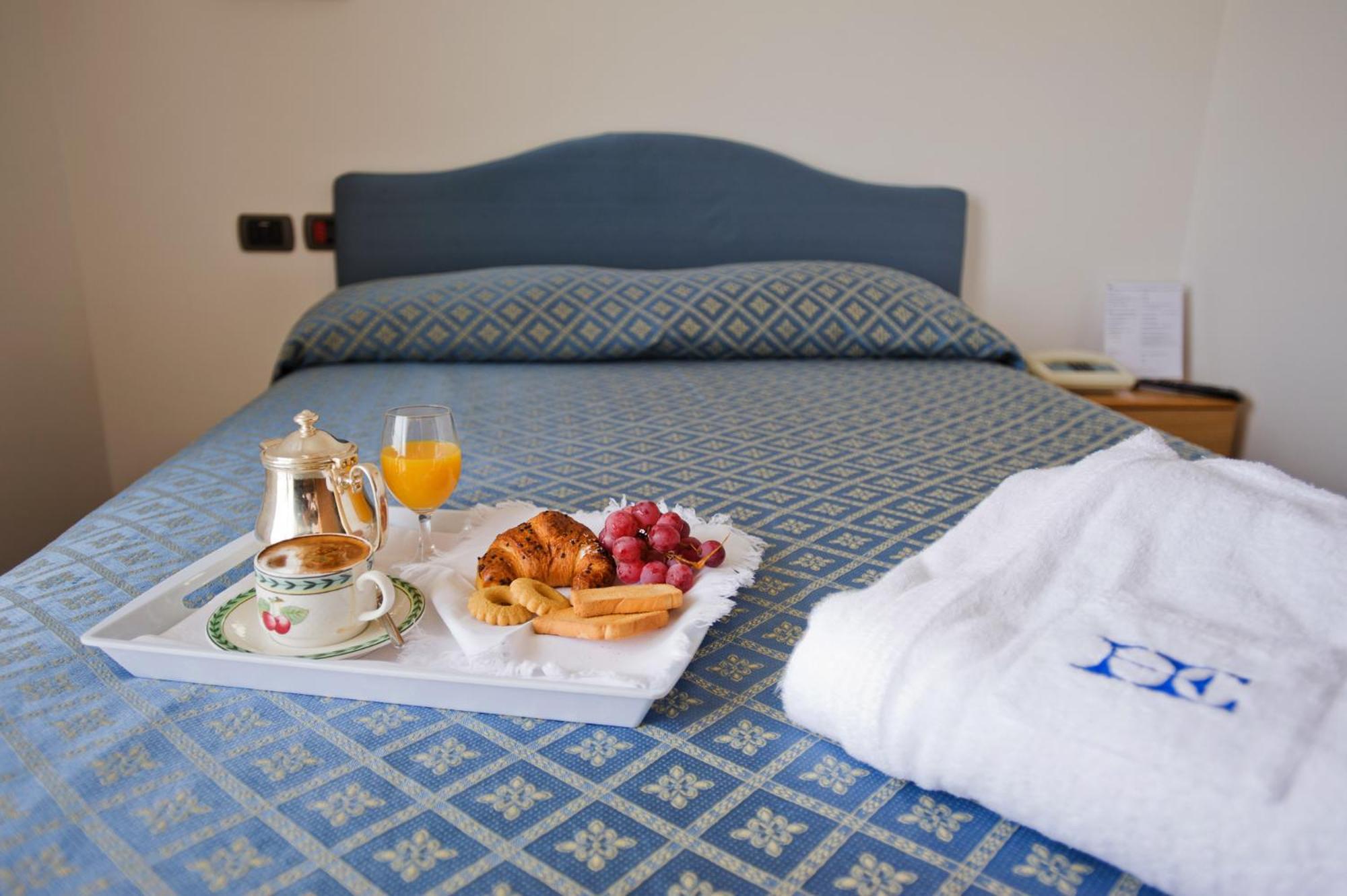 Classic Single Room with French Bed
