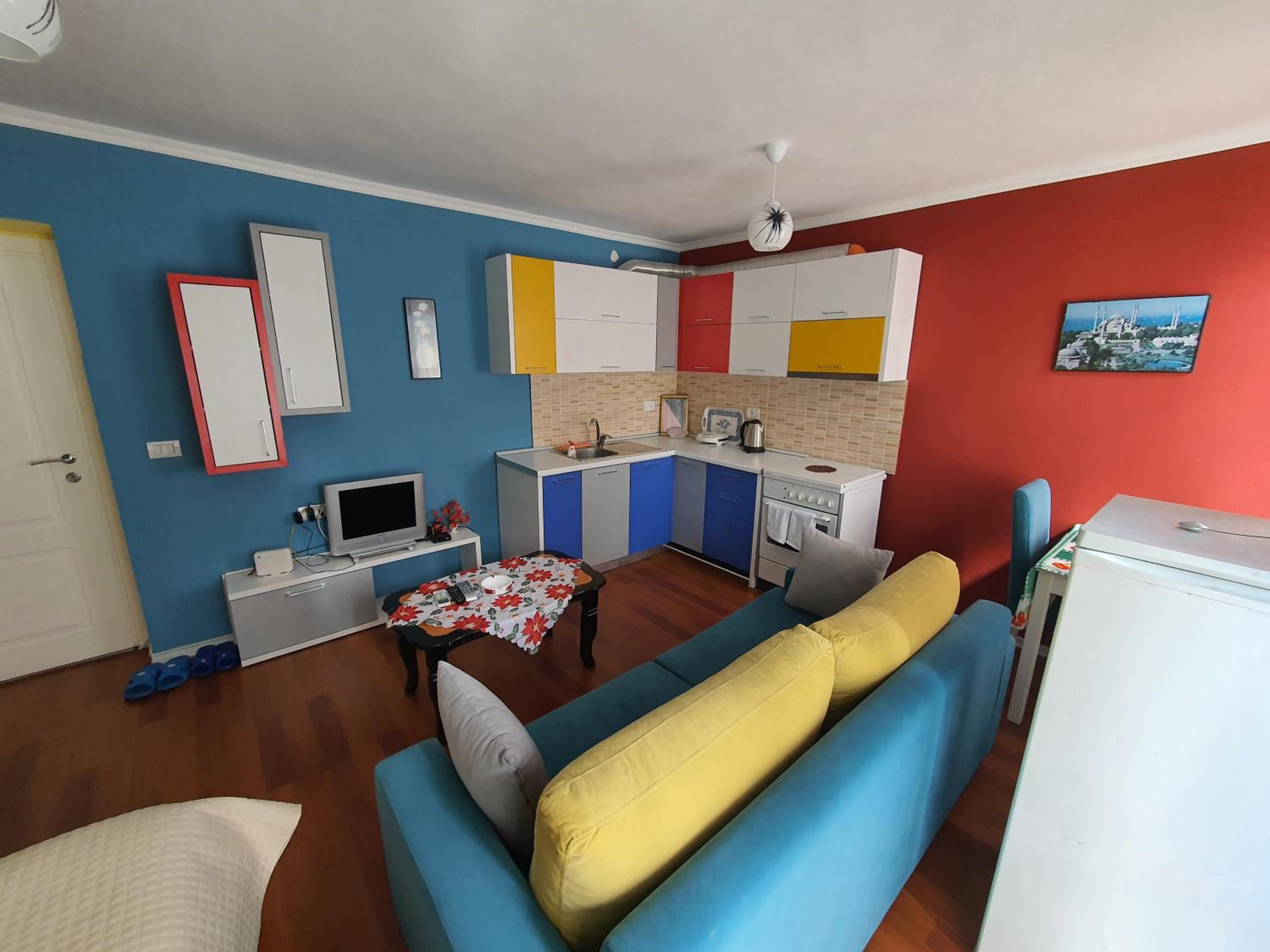Two-Bedroom Apartment with Mountain View photo 2