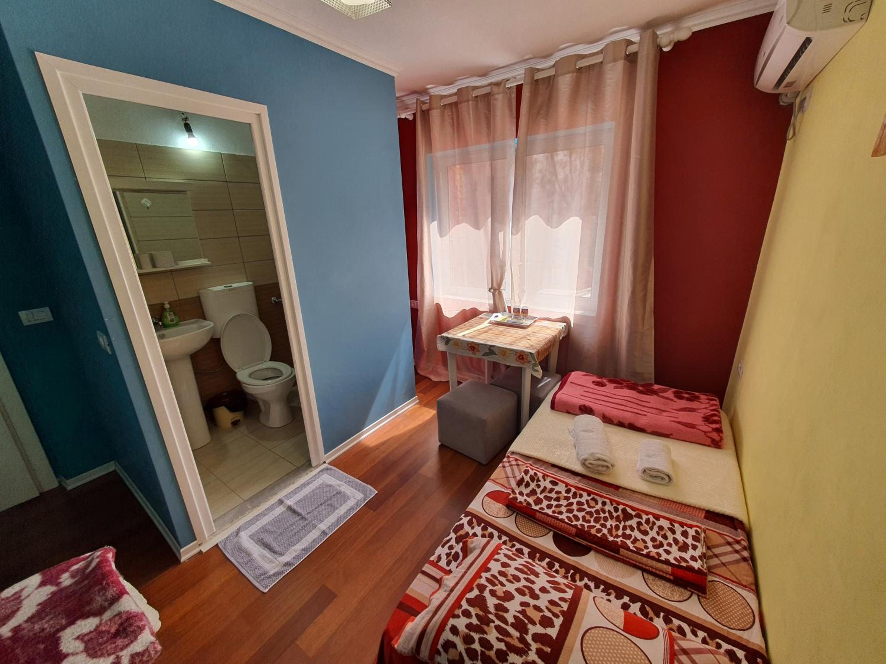 Budget Twin Room photo 2