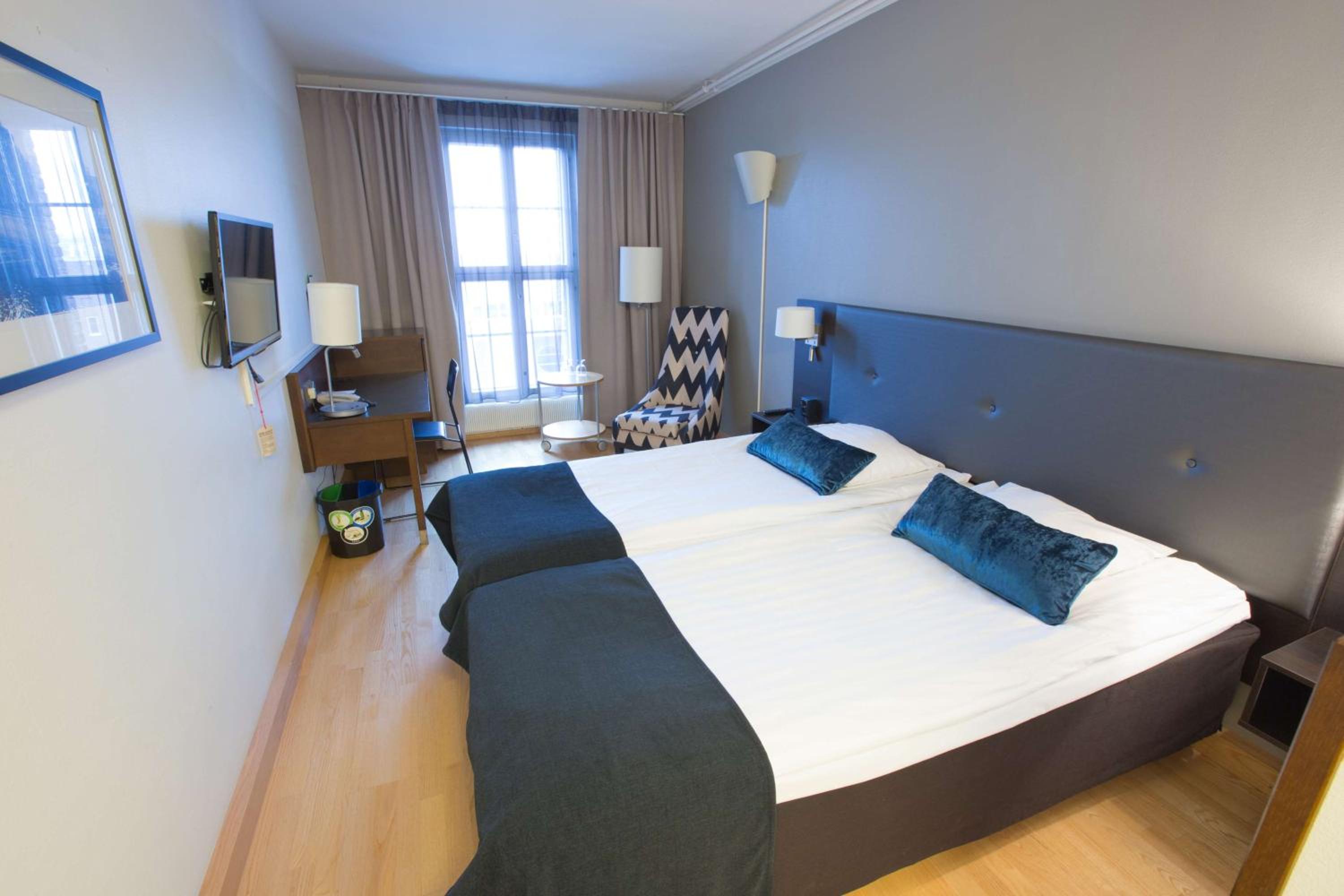 Standard Twin Room - Photo 3