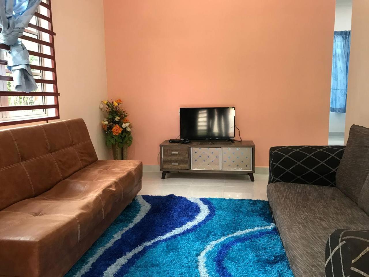 Two-Bedroom House photo 2
