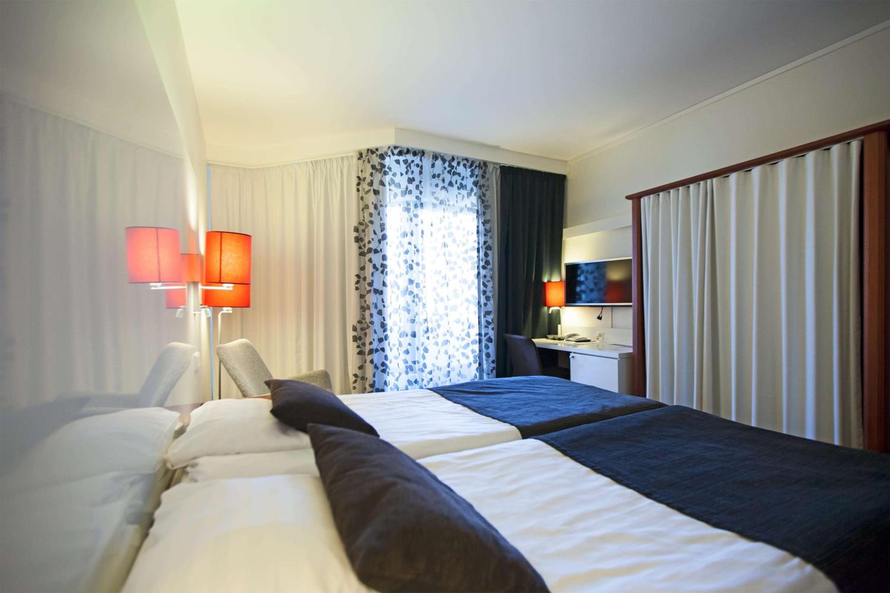 Standard Twin Room - Photo 1