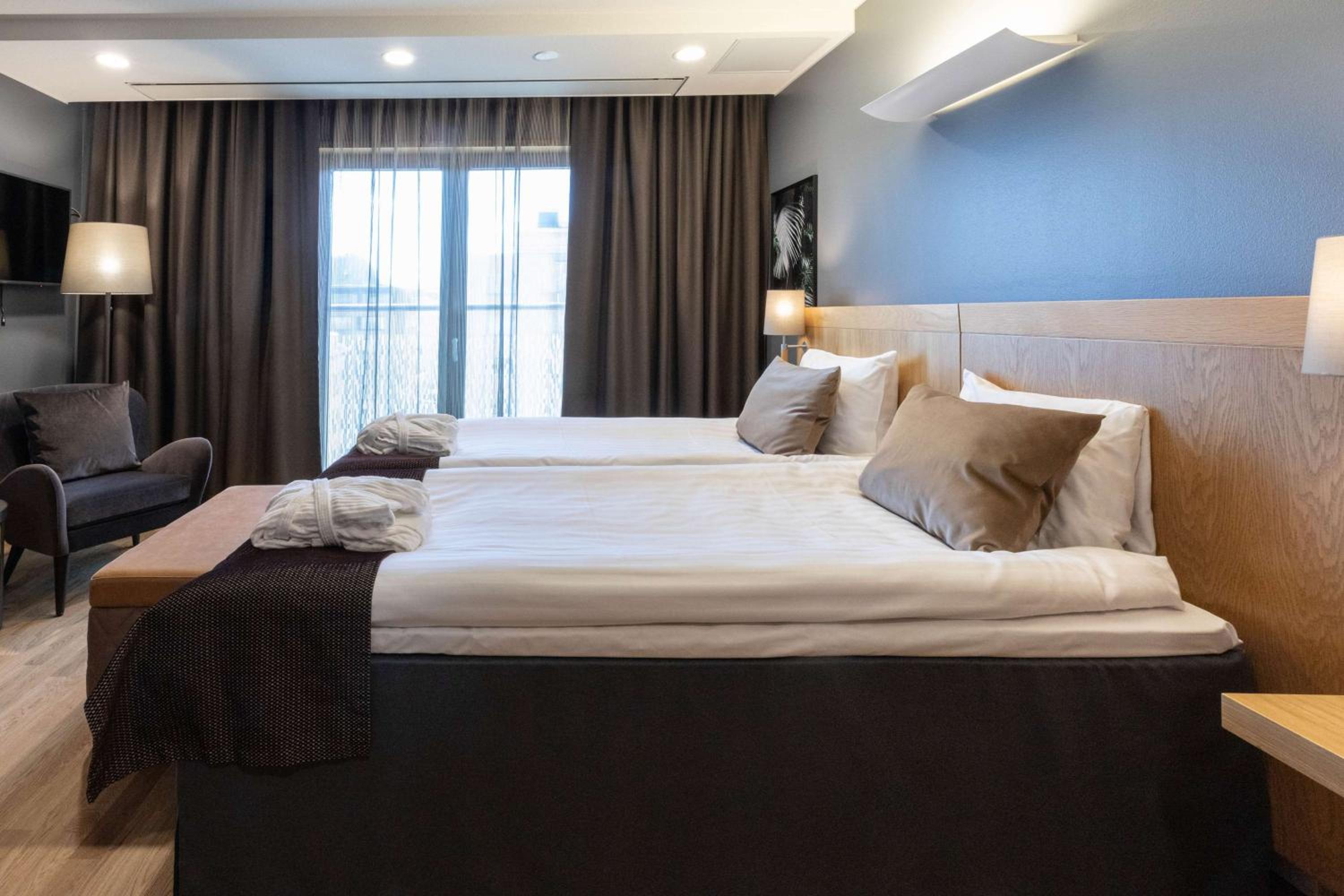 Superior King Room - Photo 1