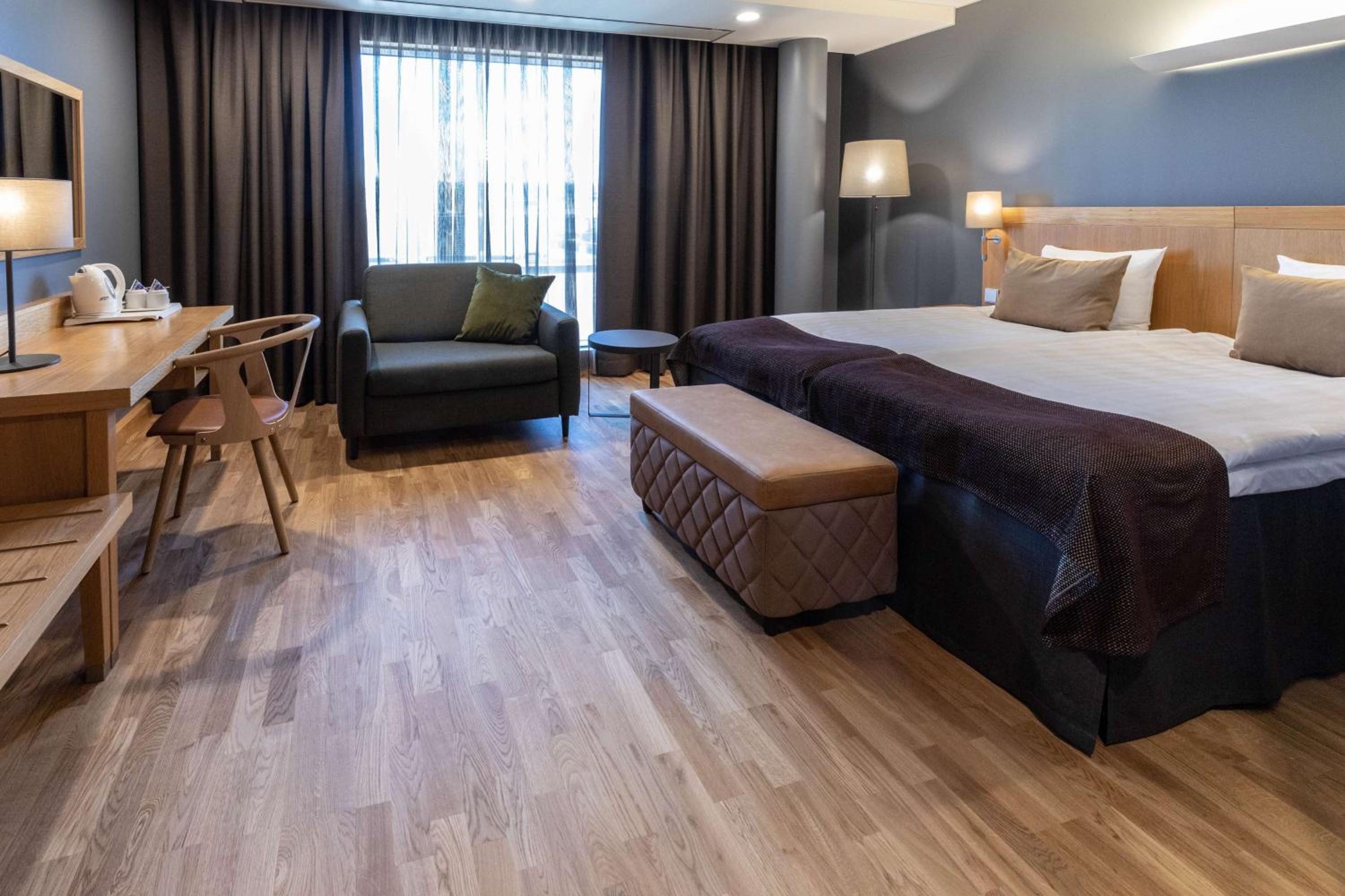 Superior King Room - Photo 4
