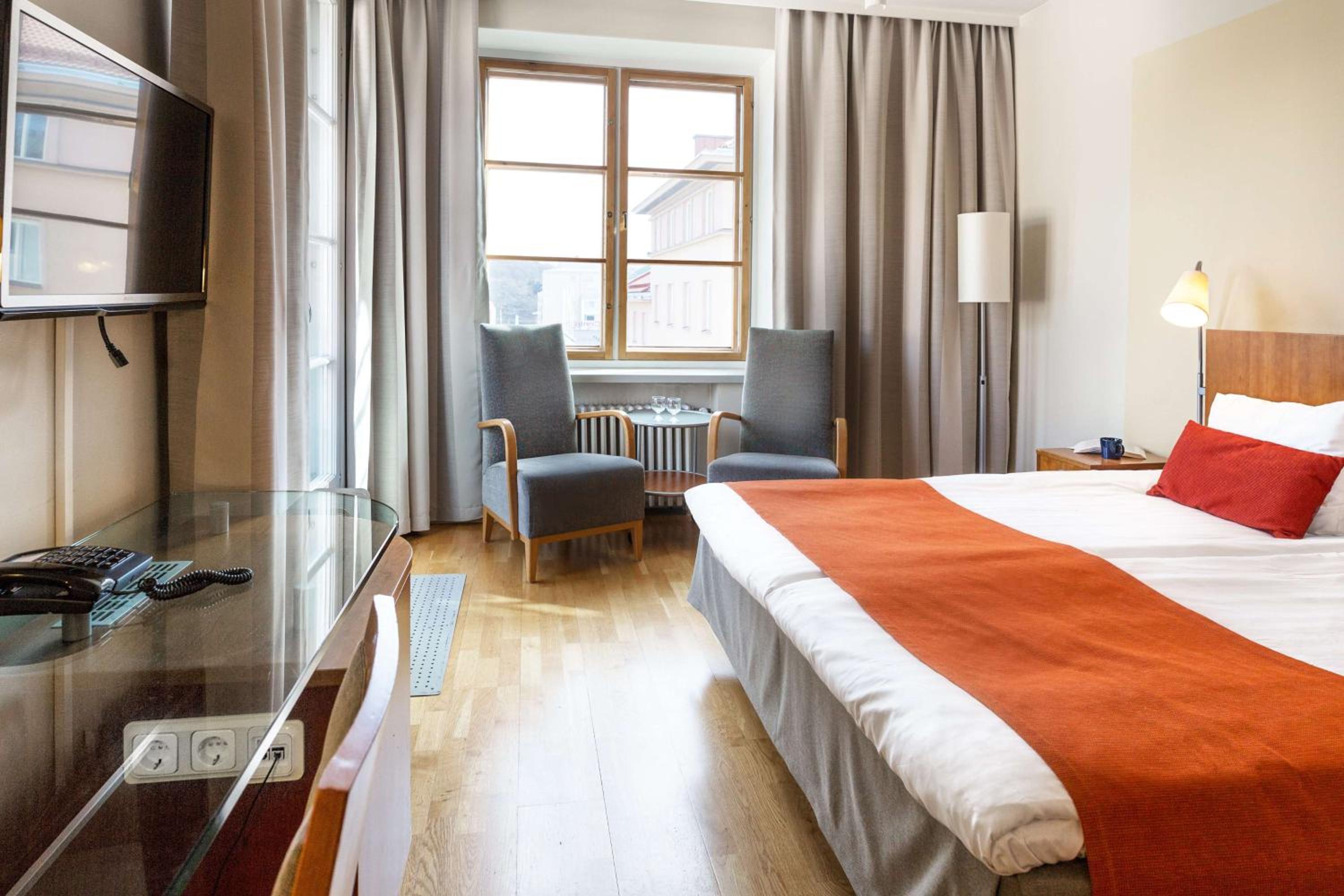 Superior King Room - Photo 1