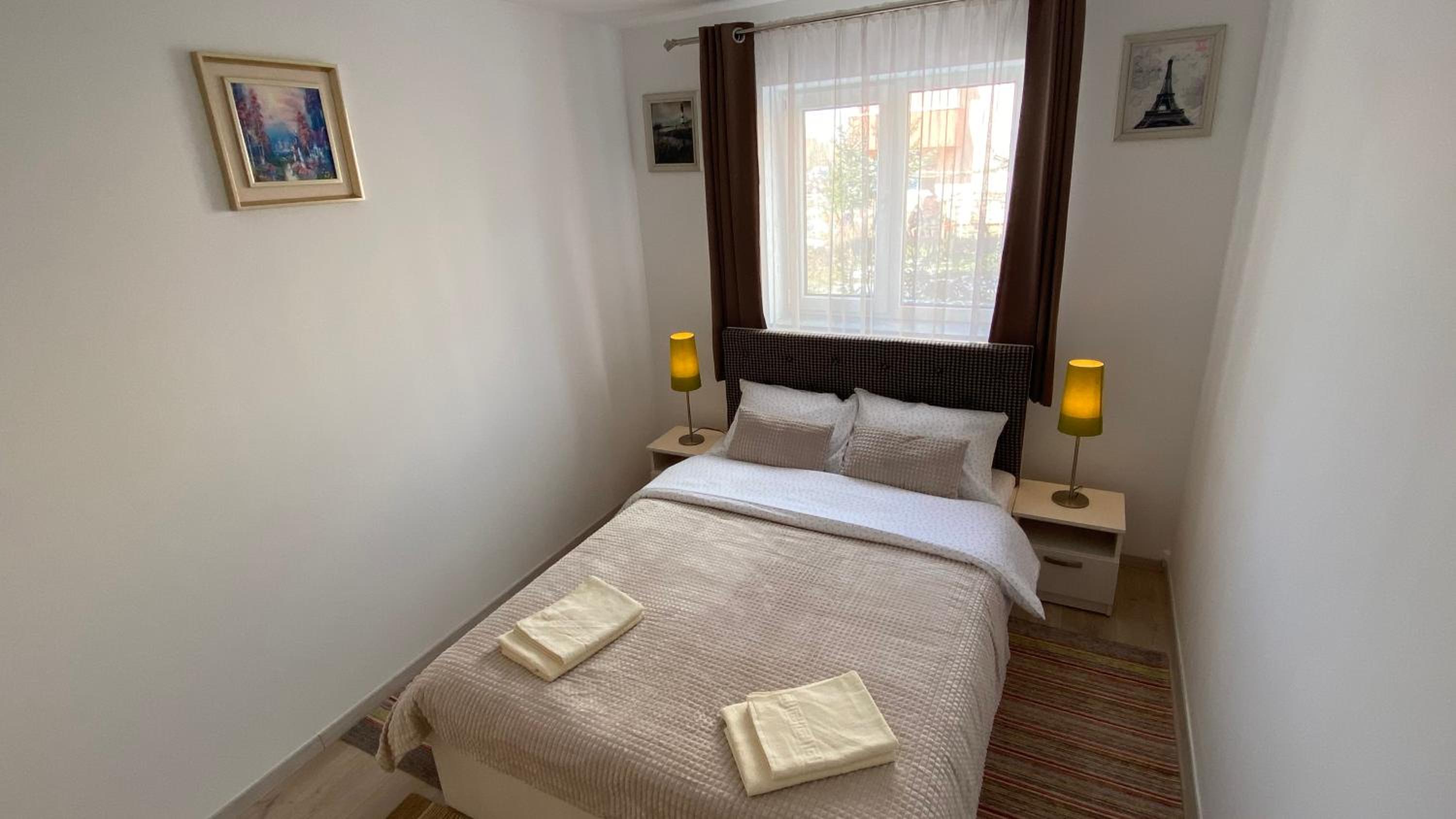 Two-Bedroom Apartment - Photo 7