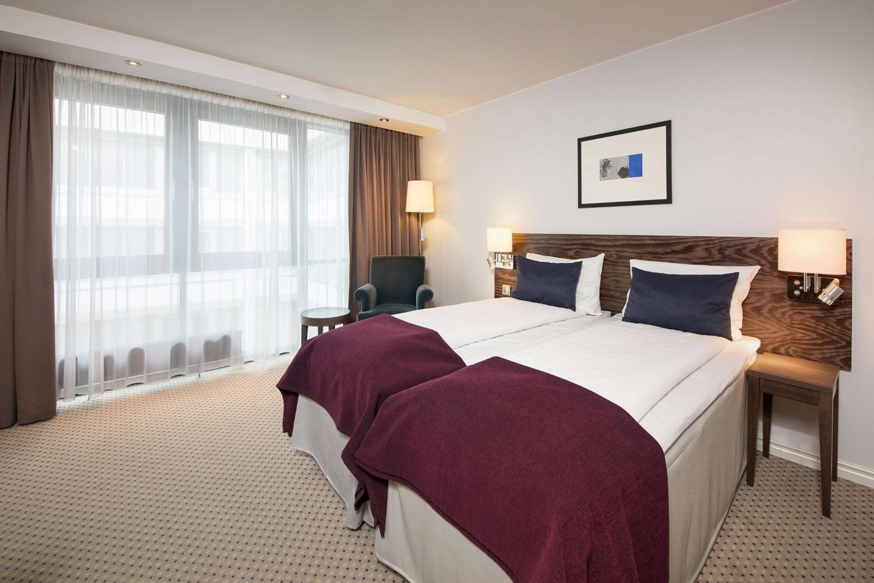 Standard Twin Room - Photo 4