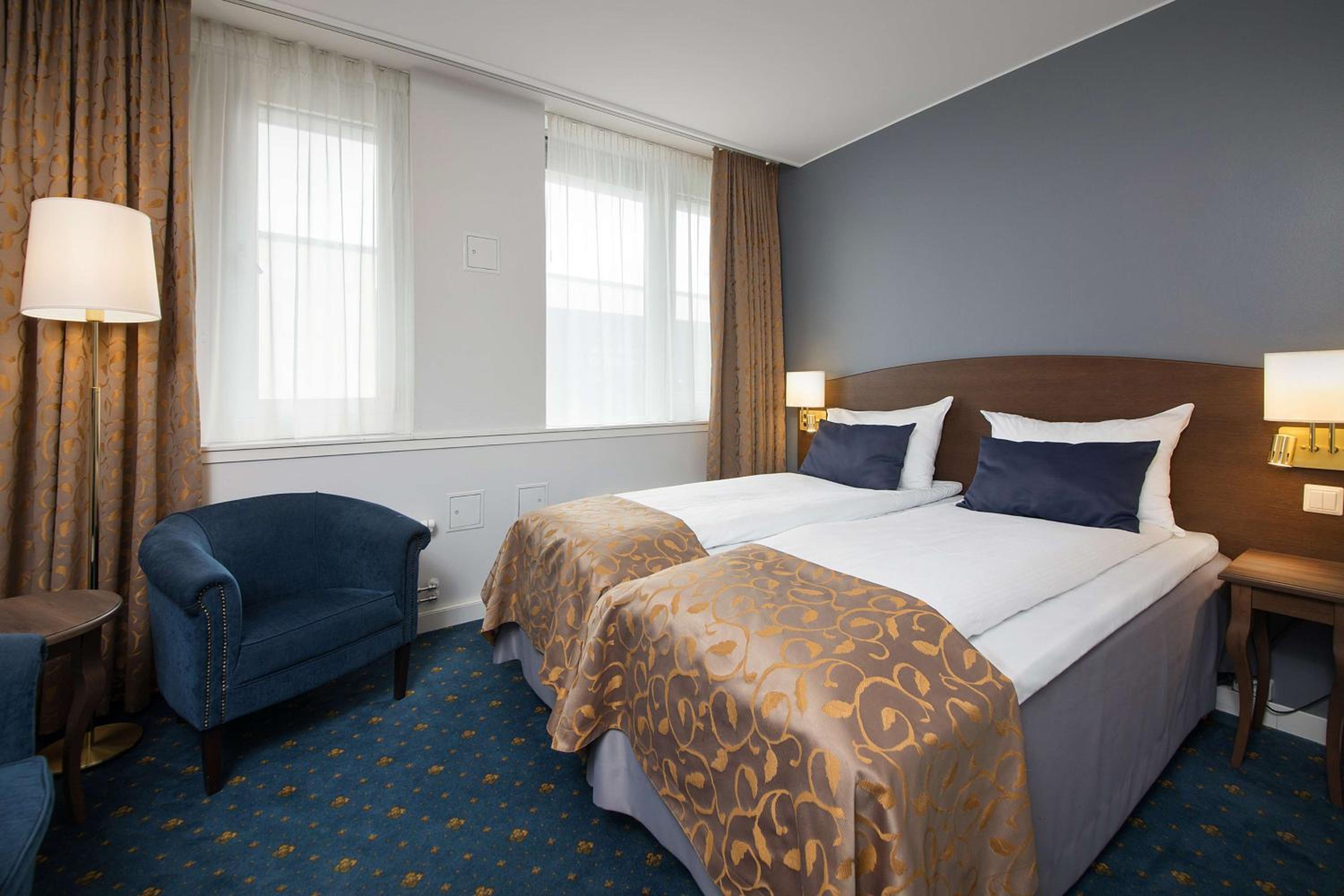 Standard Twin Room - Photo 7
