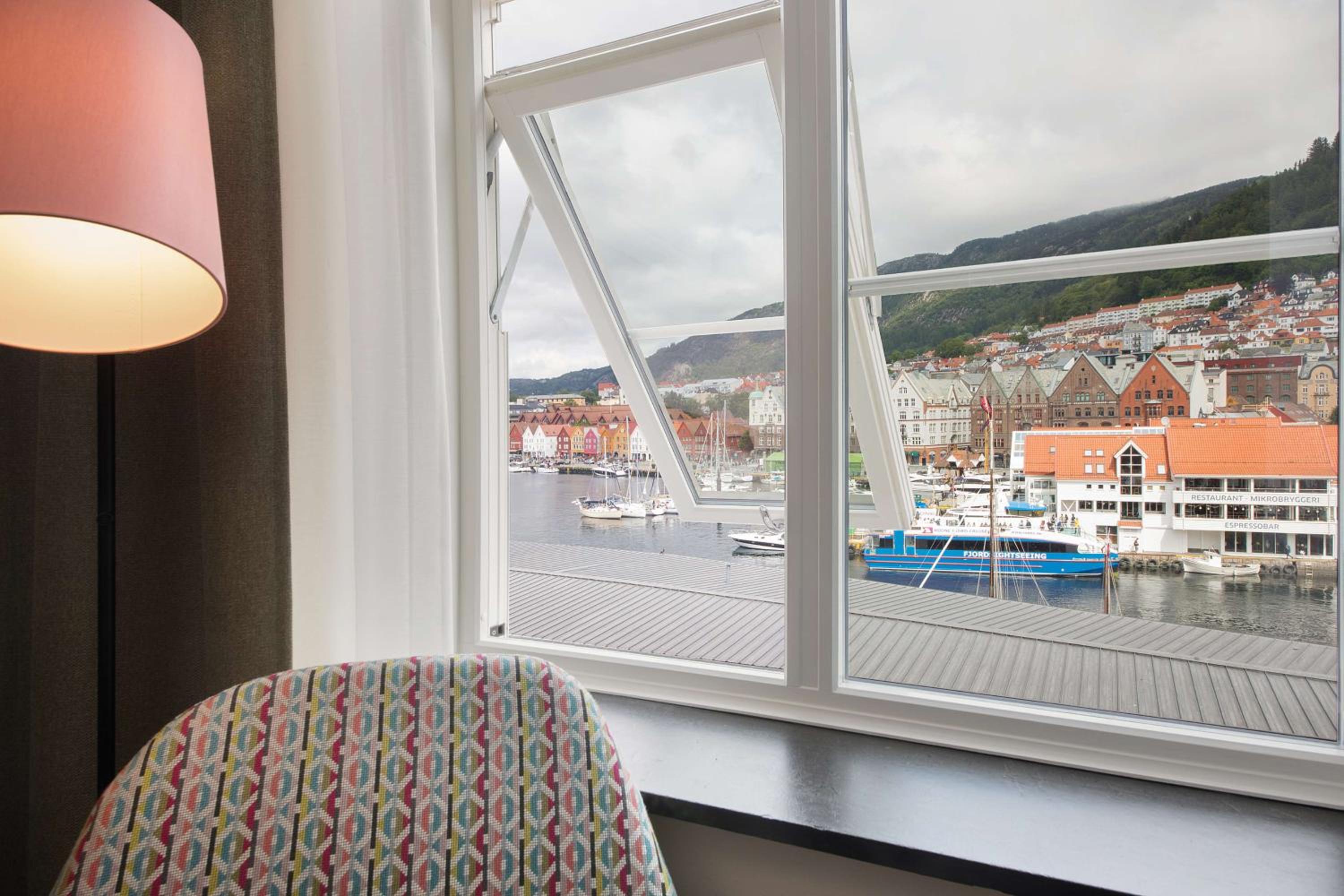 Superior Twin Room with View - Photo 2