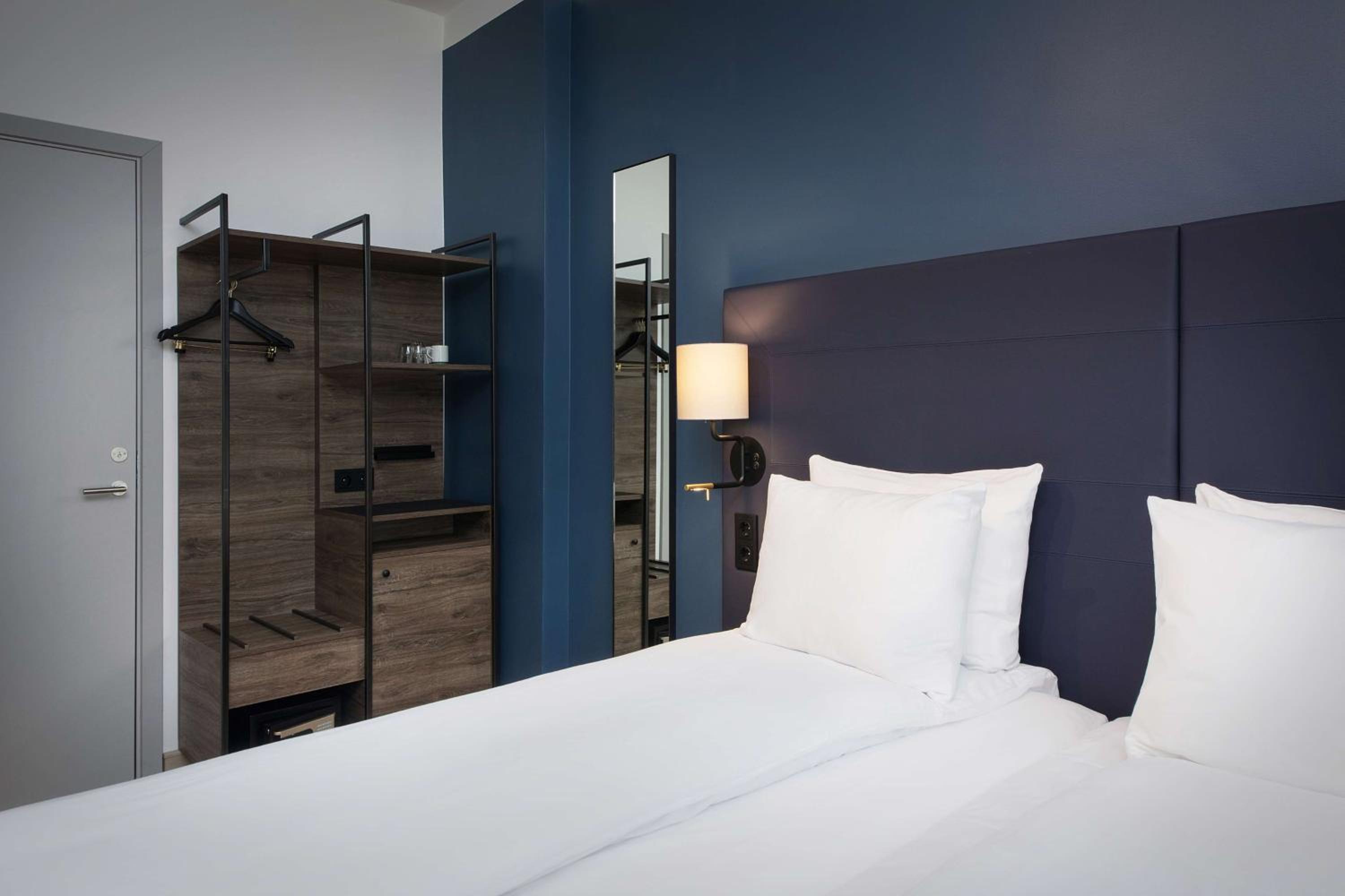 Standard Double Room - Photo 6