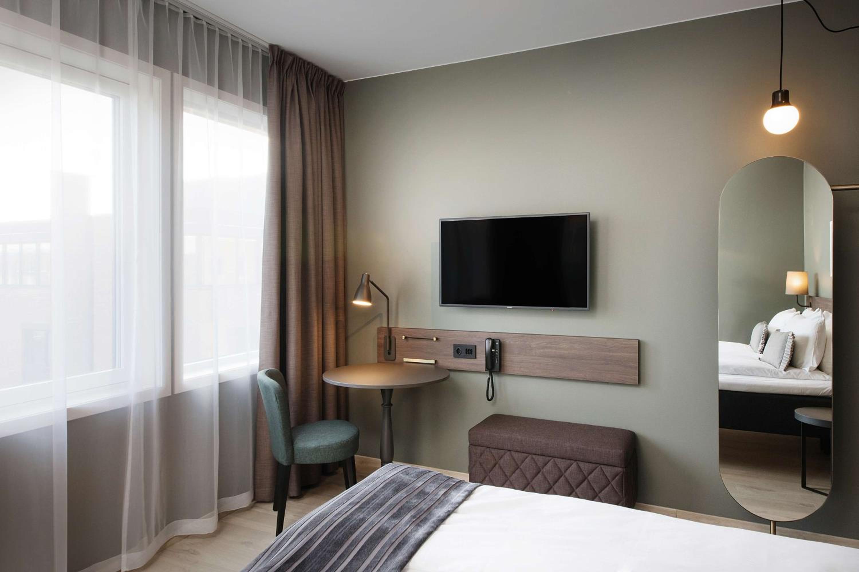 Standard Twin Room - Photo 3