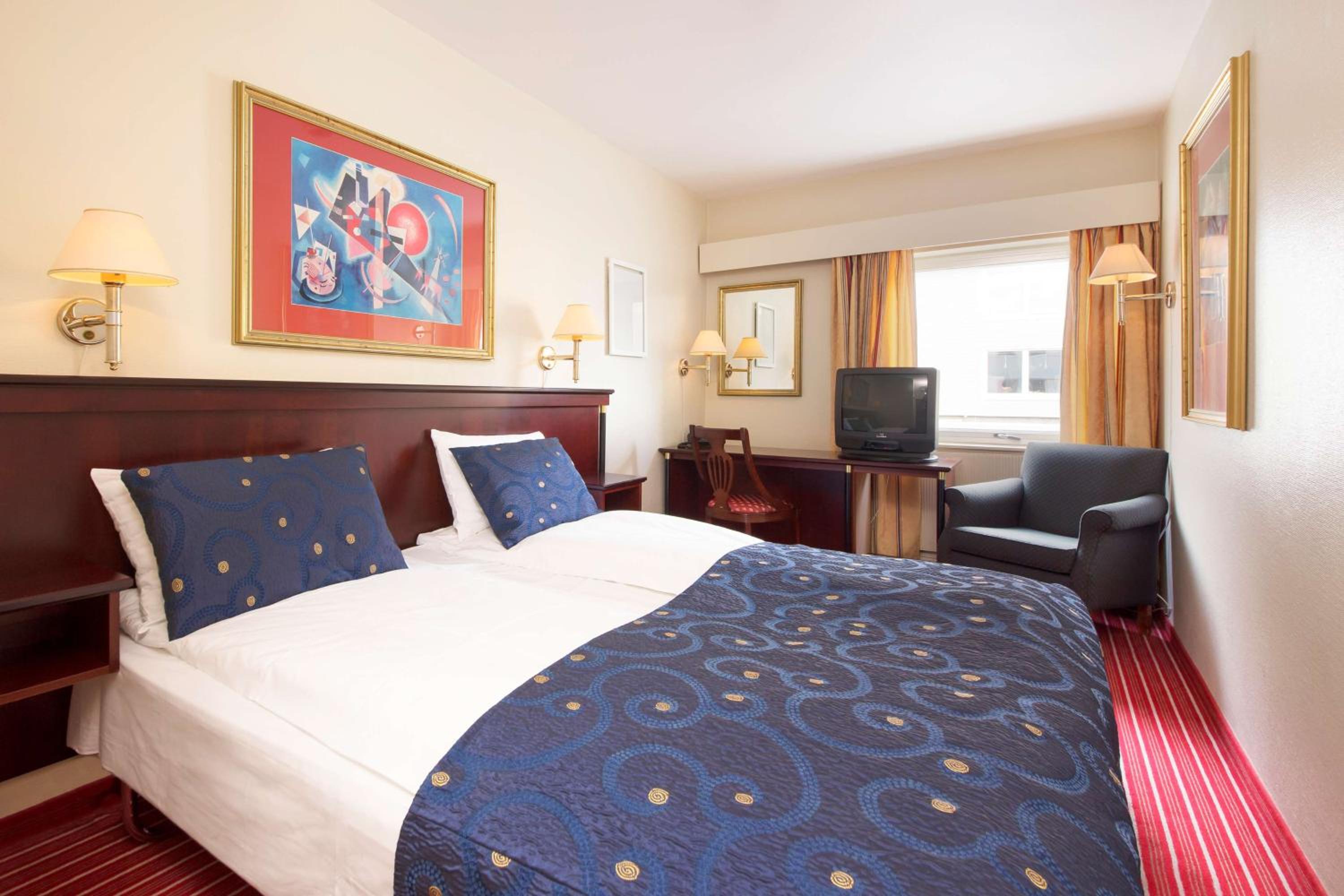 Standard Queen Room photo 1
