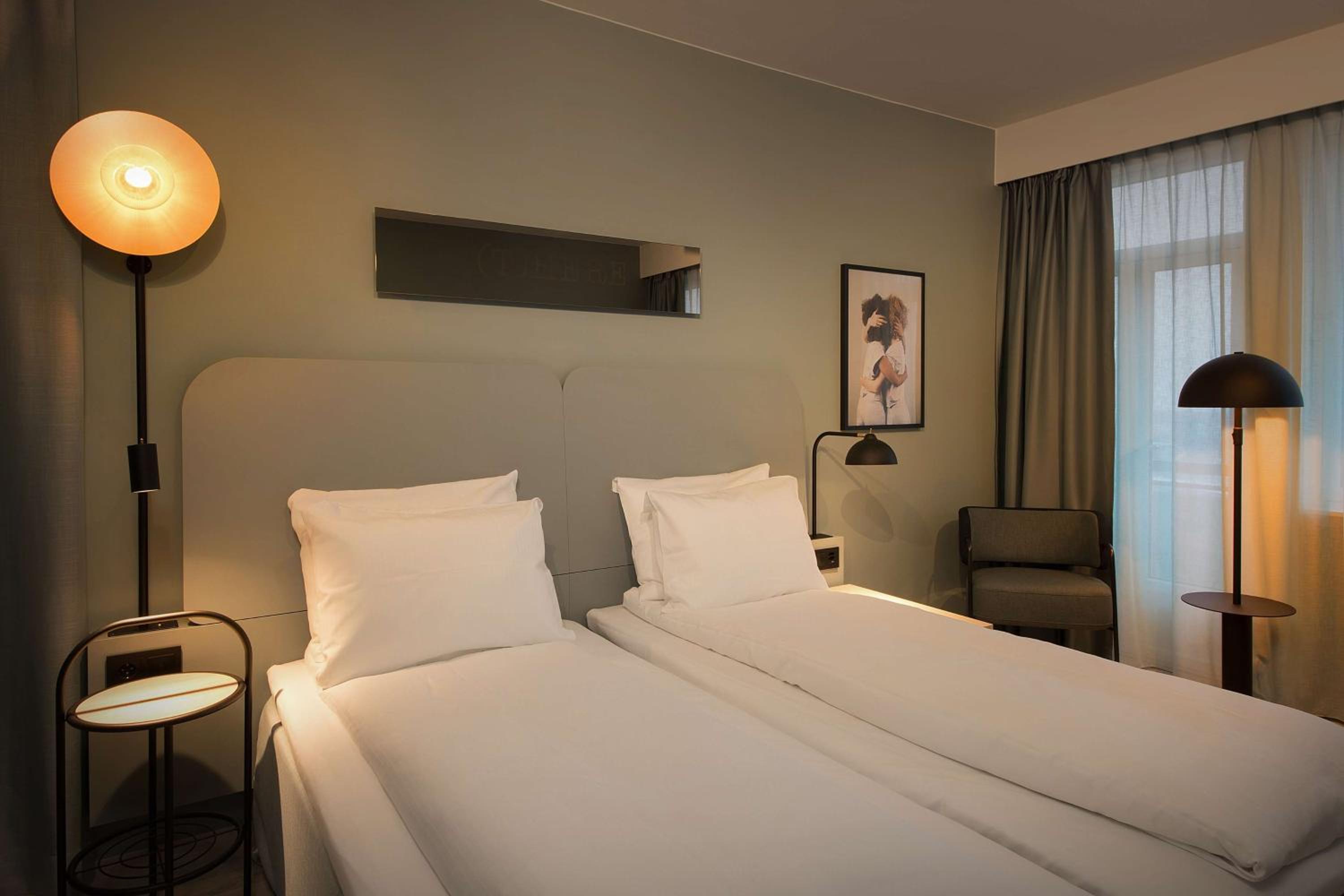 Standard Twin Room - Photo 1