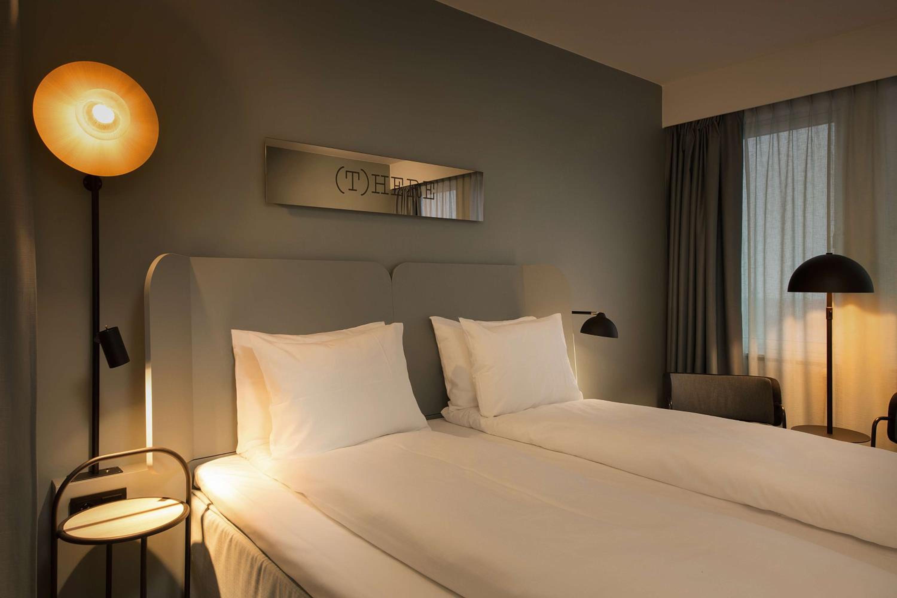 Standard Twin Room - Photo 5