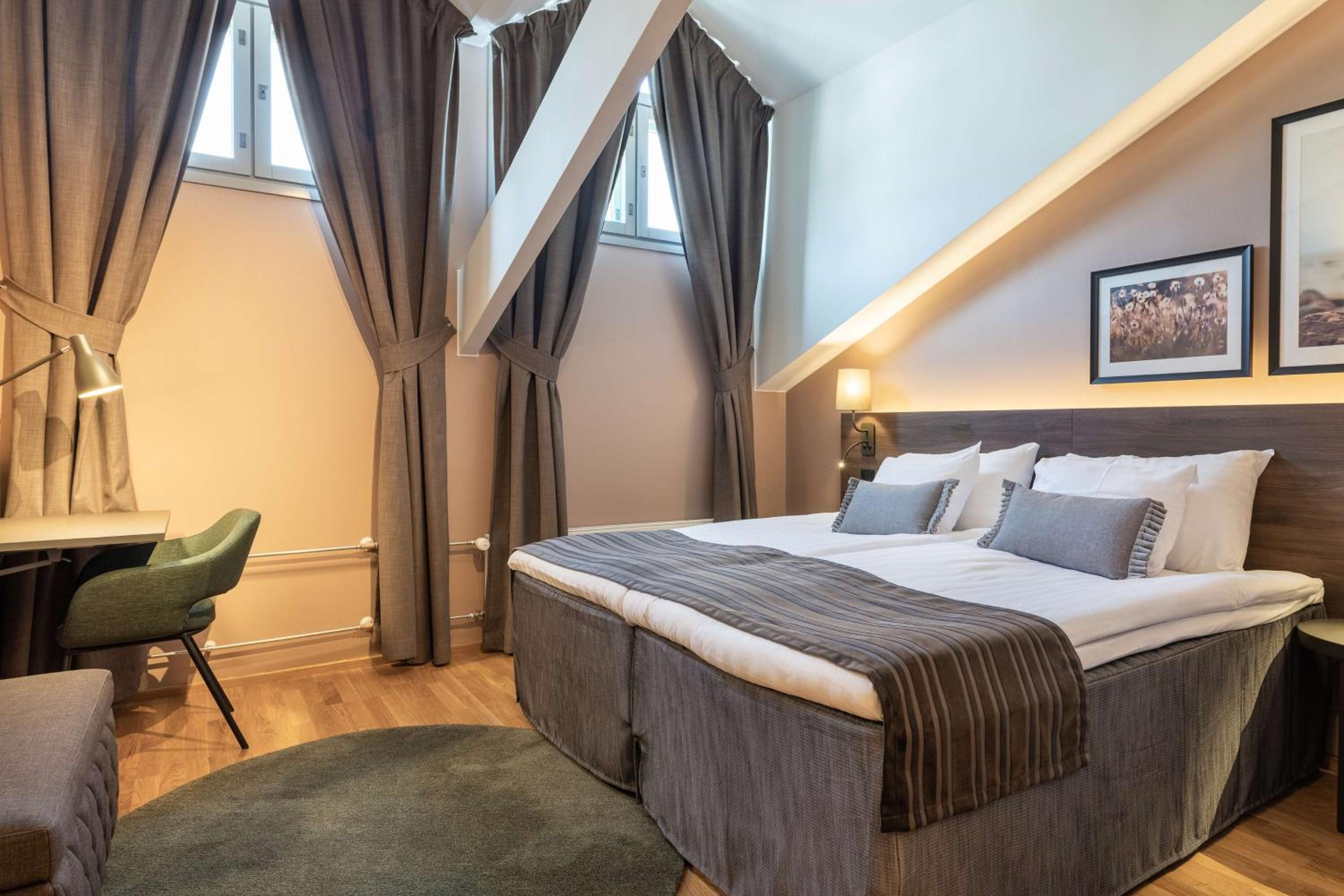 Standard King Room - Photo 1