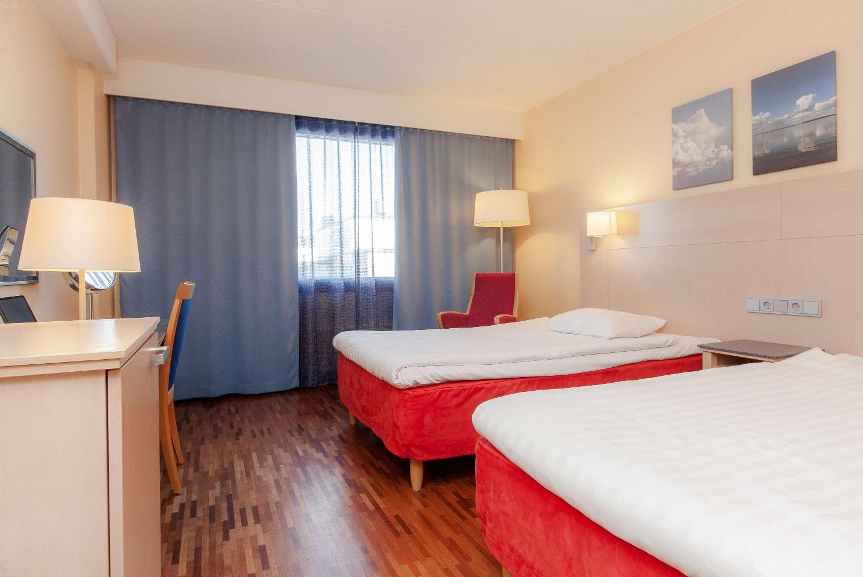 Standard Twin Room - Photo 2
