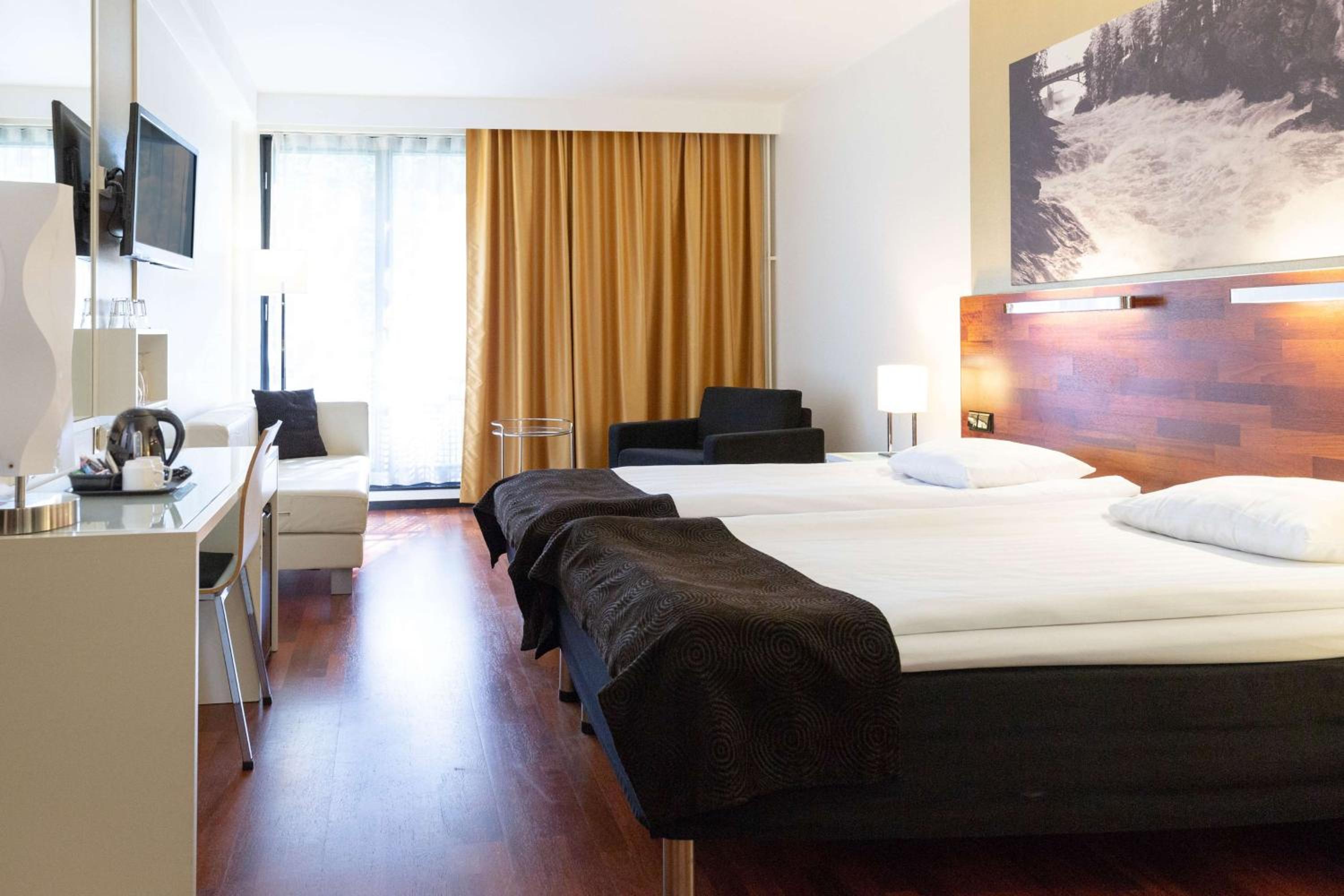 Large Twin Room - Park Building - Photo 1