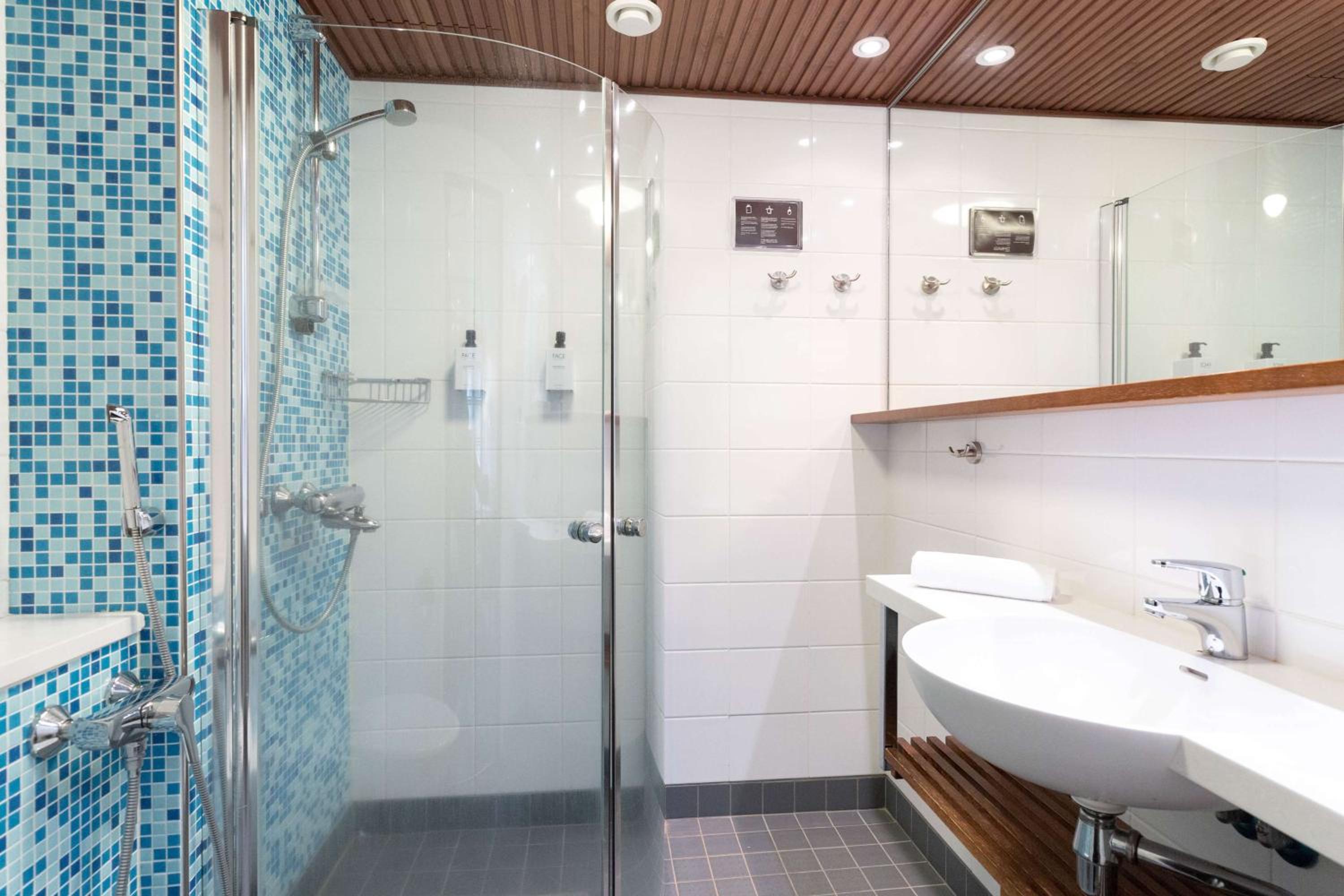 Large Twin Room - Park Building - Photo 3