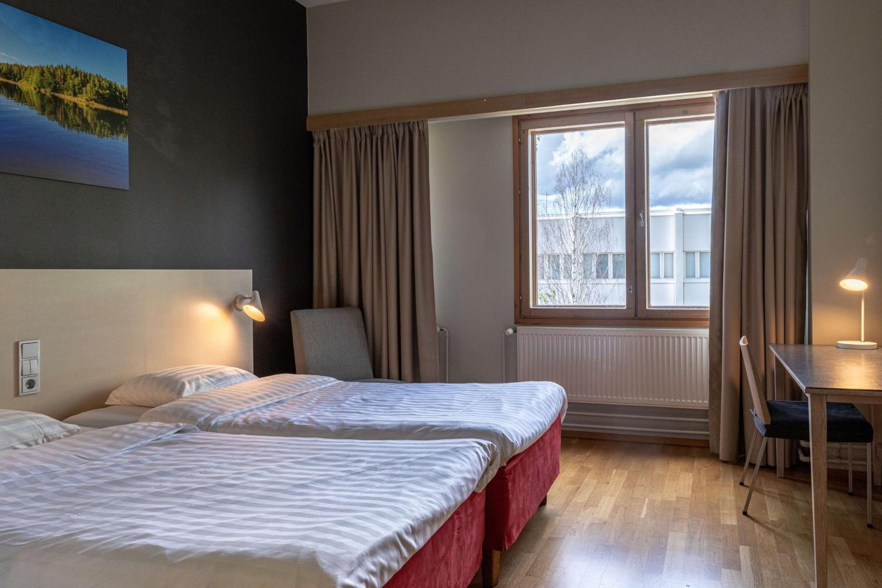 Standard Twin Room - Photo 3