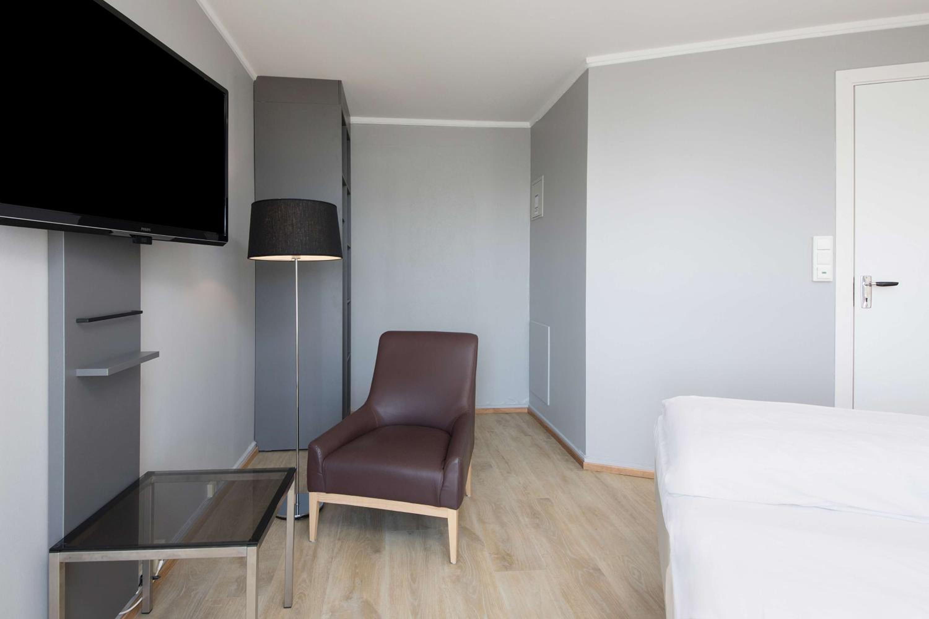 Budget Twin Room - Photo 1