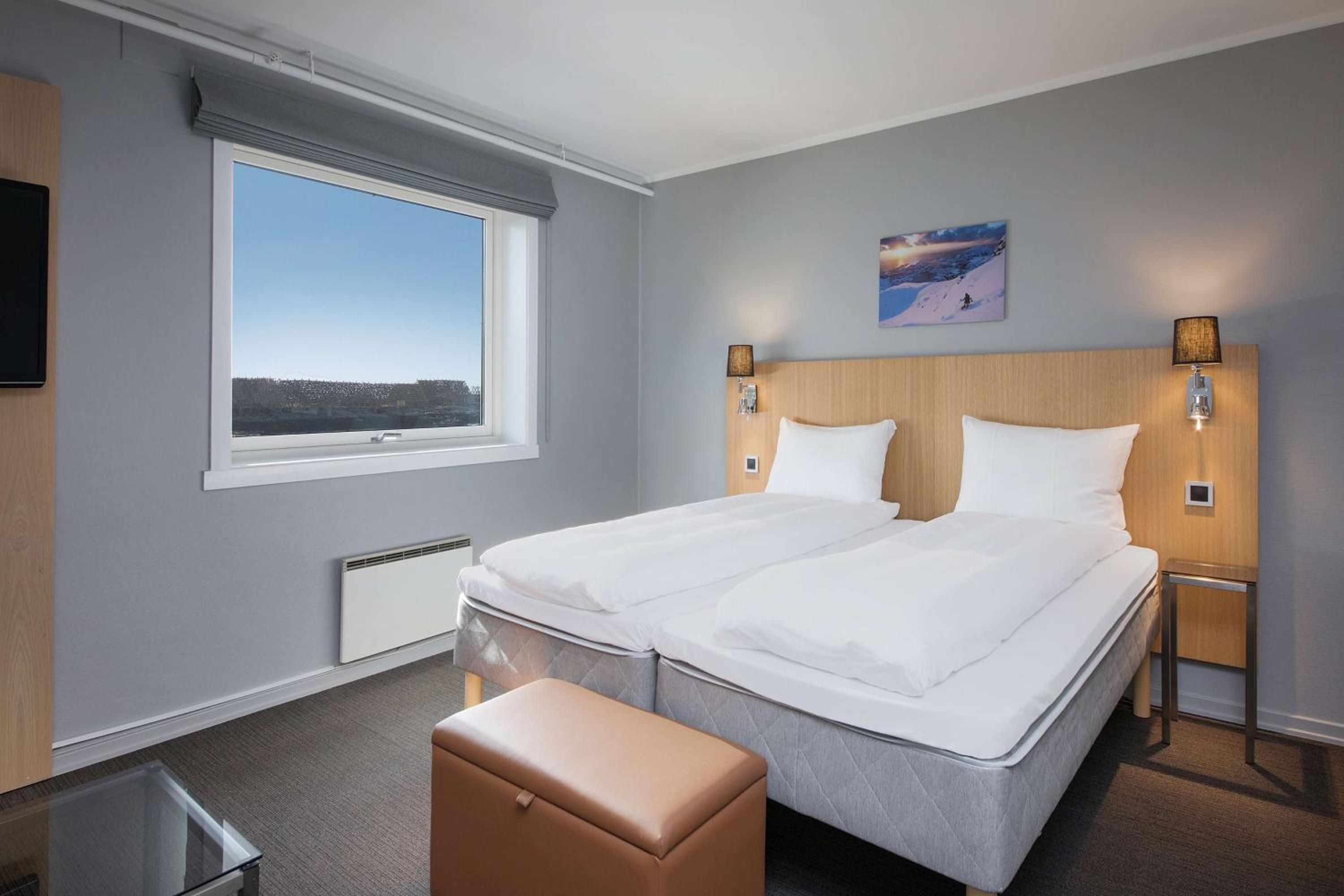 Standard Twin Room - Photo 4