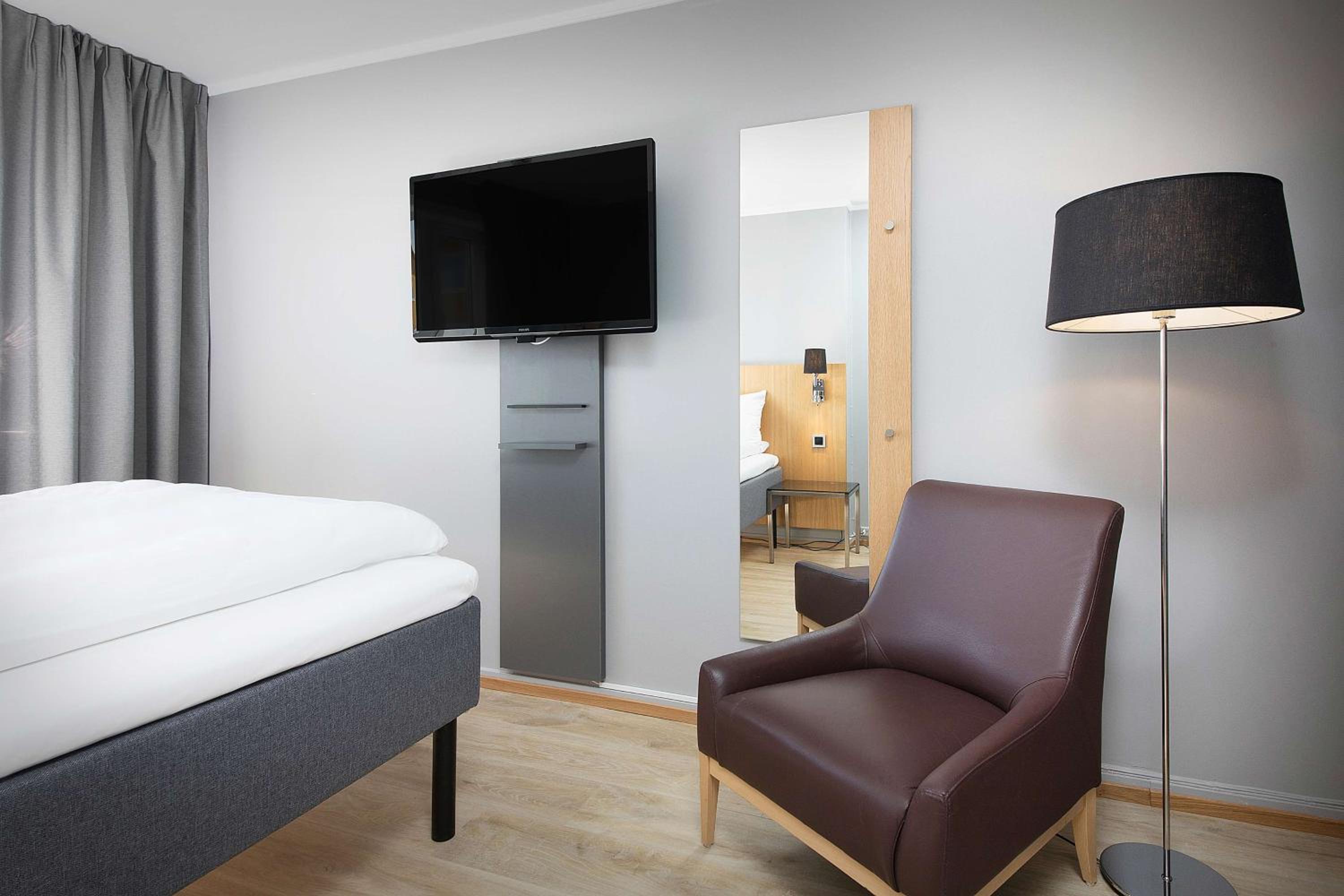Budget Twin Room - Photo 2
