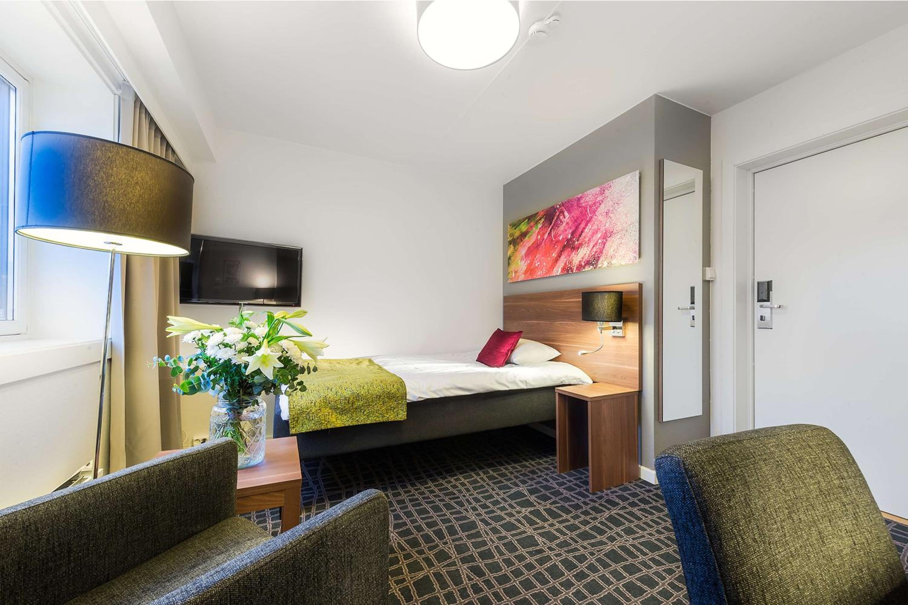 Single Room photo 2