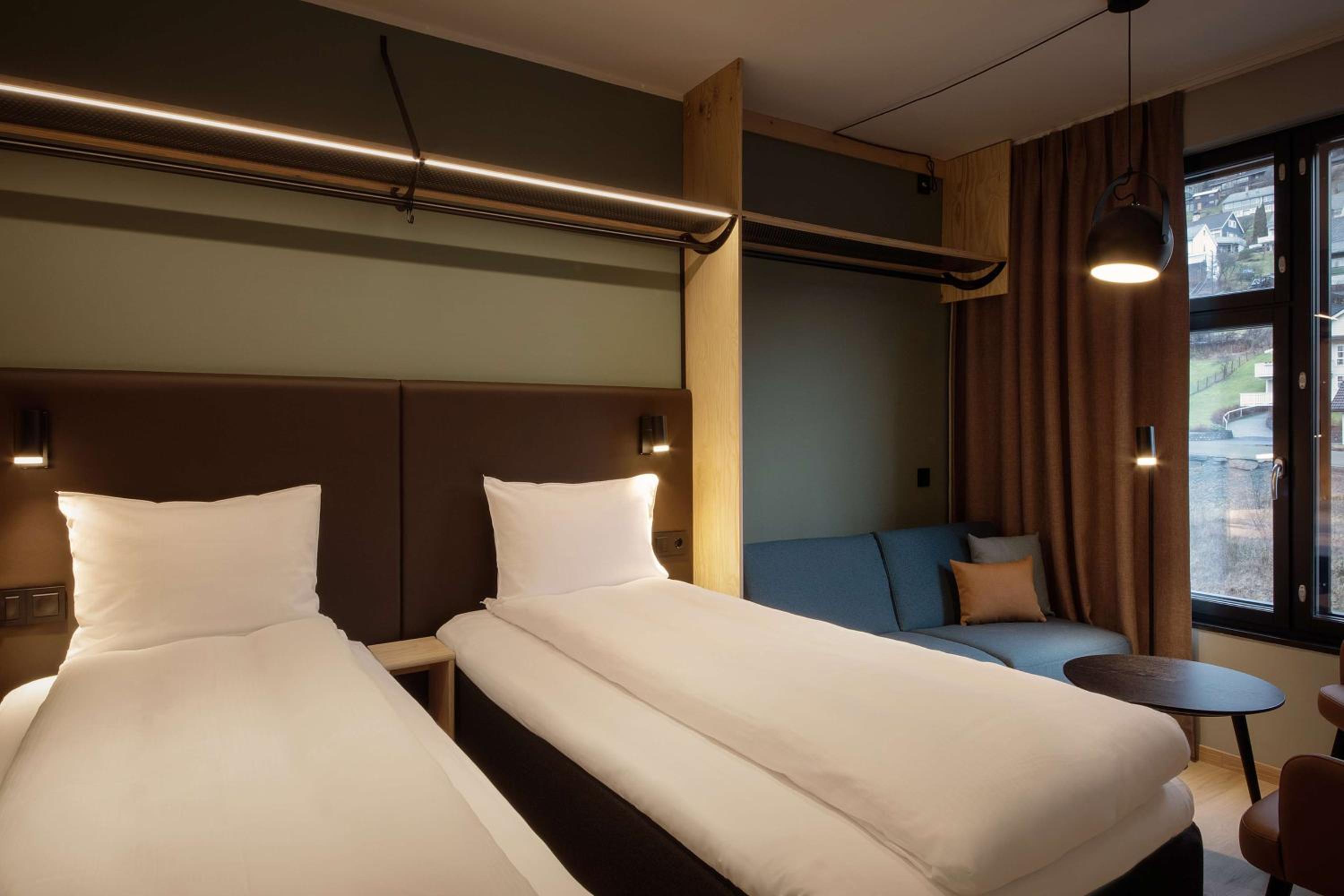Standard Twin Room - Photo 3