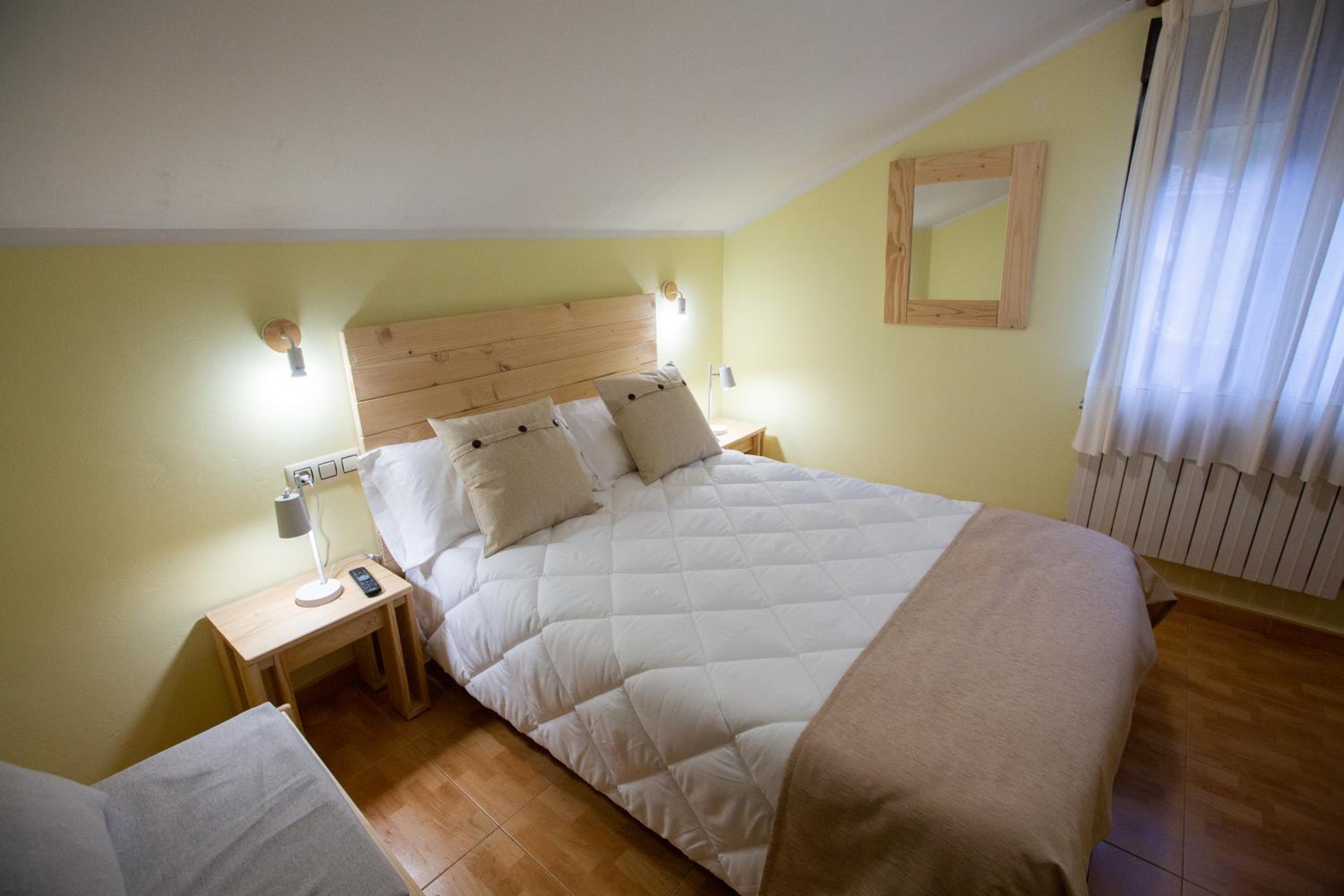 Double or Twin Room - Photo 26